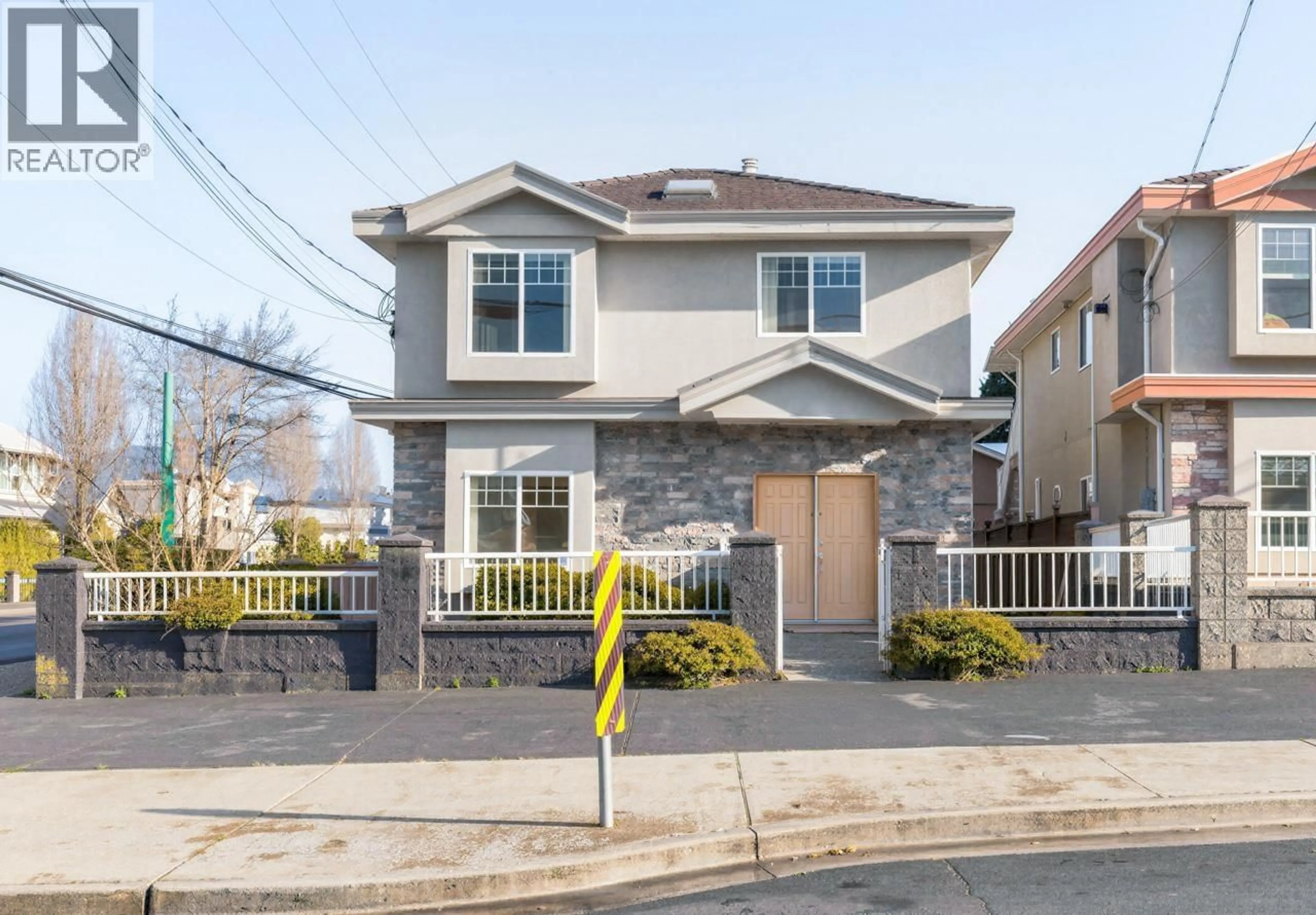 Home with brick exterior material, street for 6698 UNION STREET, Burnaby British Columbia V5B1X1