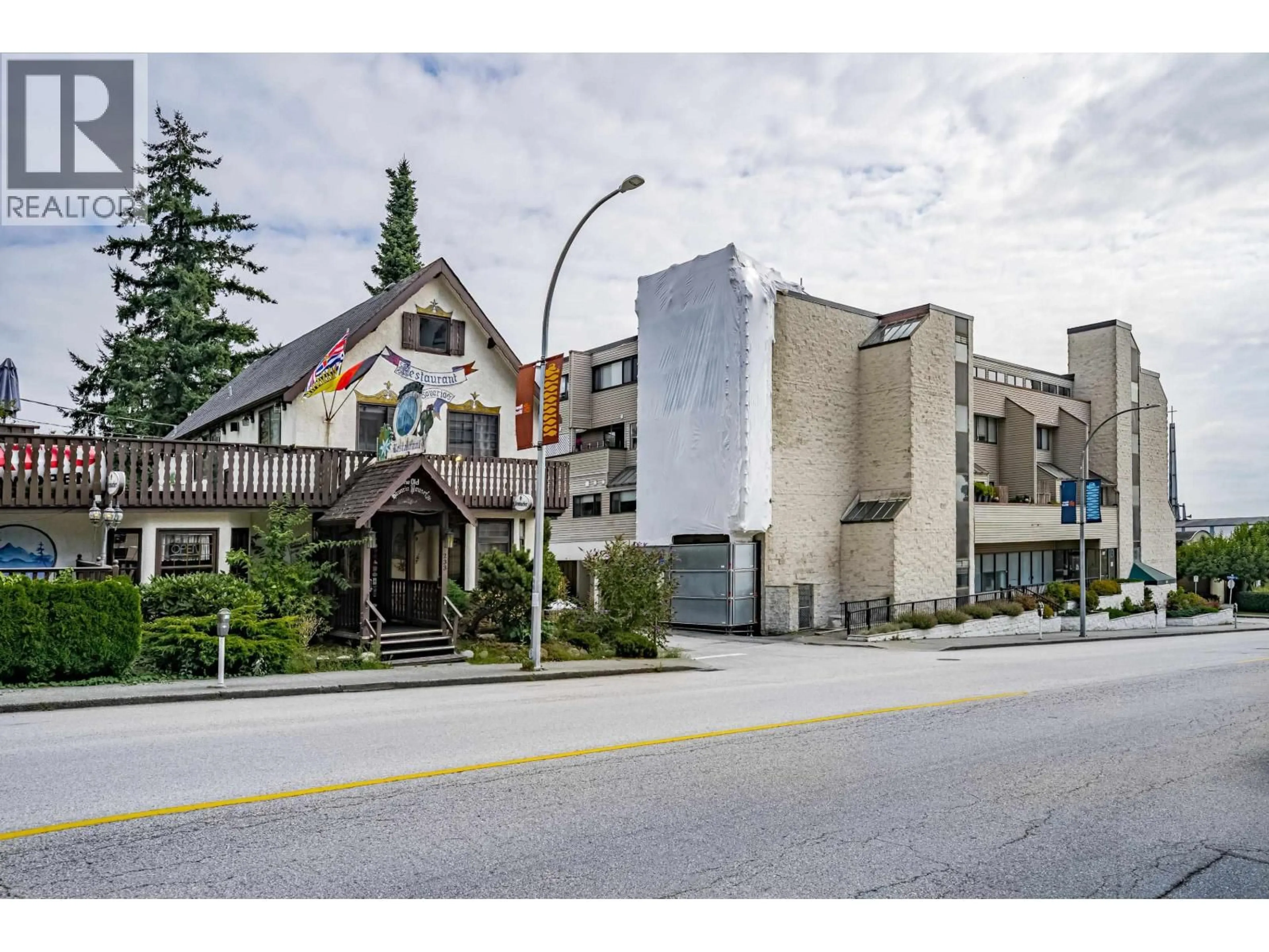 Unknown for 302 - 225 SIXTH STREET, New Westminster British Columbia V3L3A5