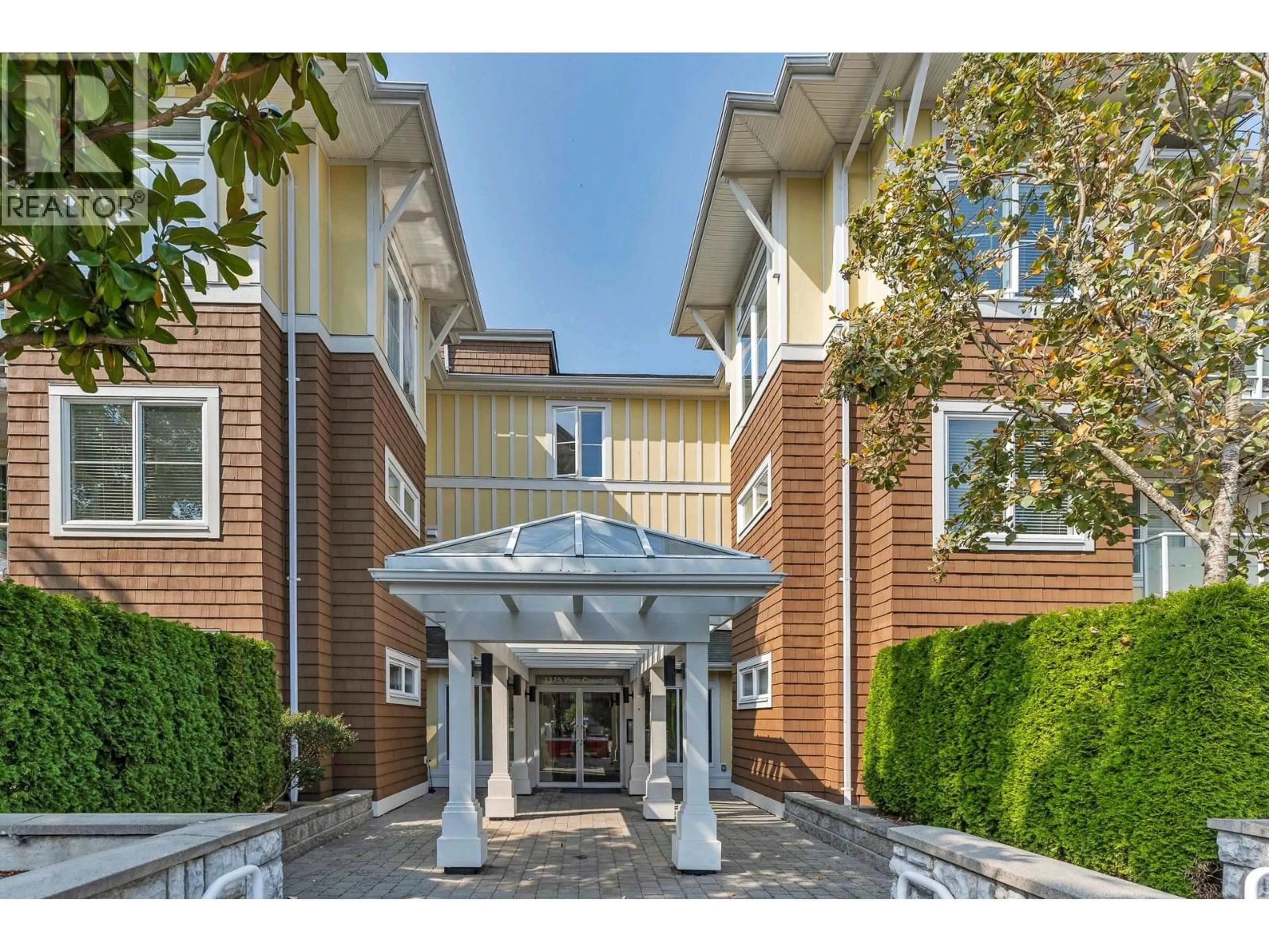 Indoor foyer for 210 - 1375 VIEW CRESCENT, Delta British Columbia V4L0A3