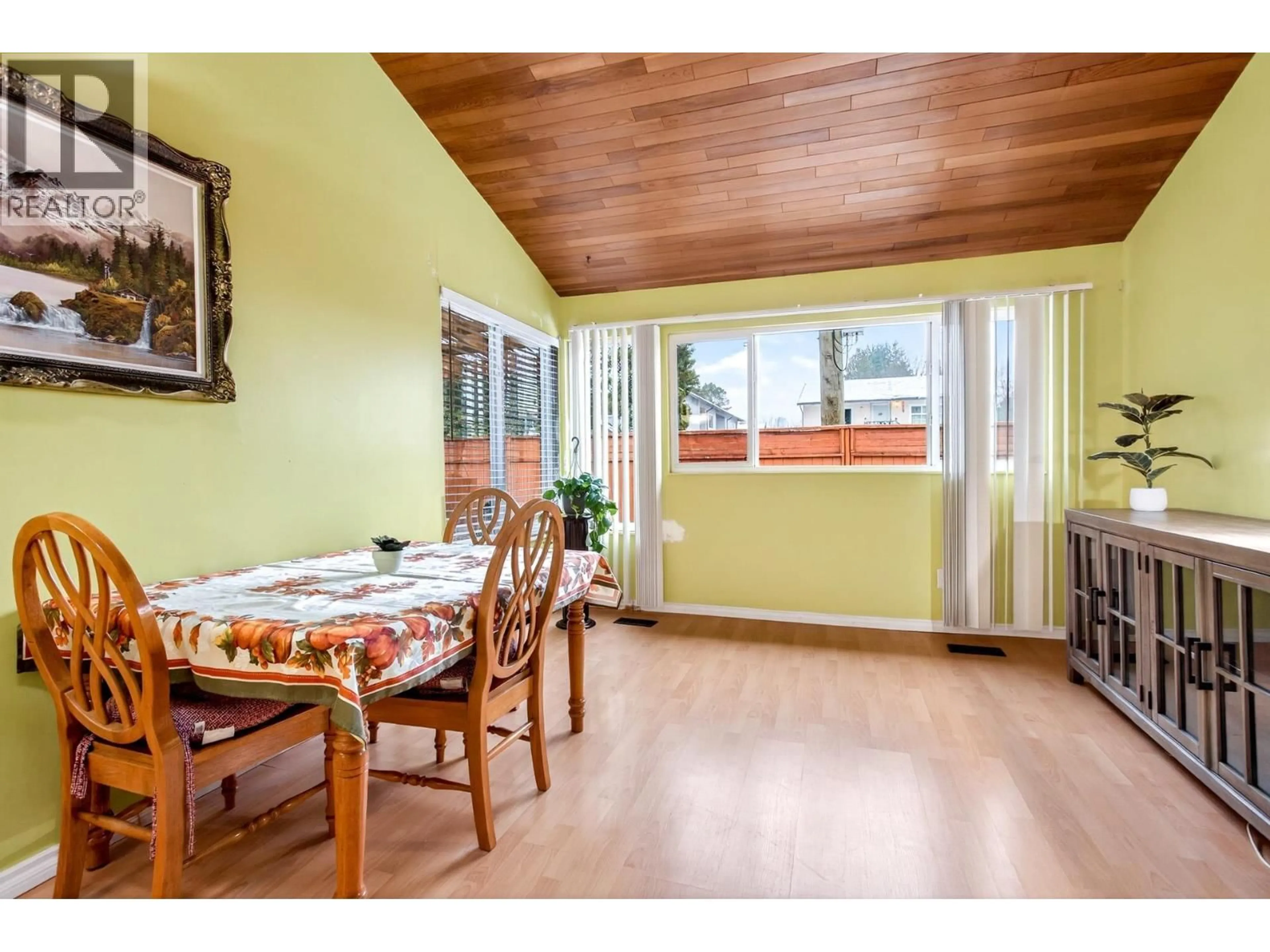 Dining room, wood/laminate floor for 3005 ALDERBROOK PLACE, Coquitlam British Columbia V3C4B5