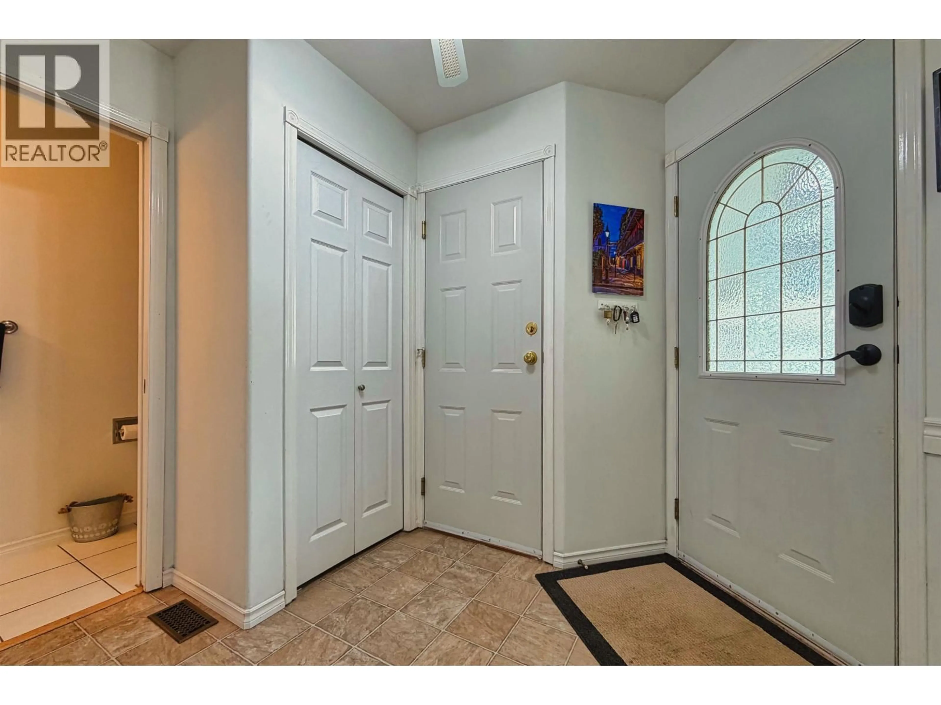 Indoor entryway for 32 - 350 PEARKES DRIVE, Williams Lake British Columbia V2G4T2