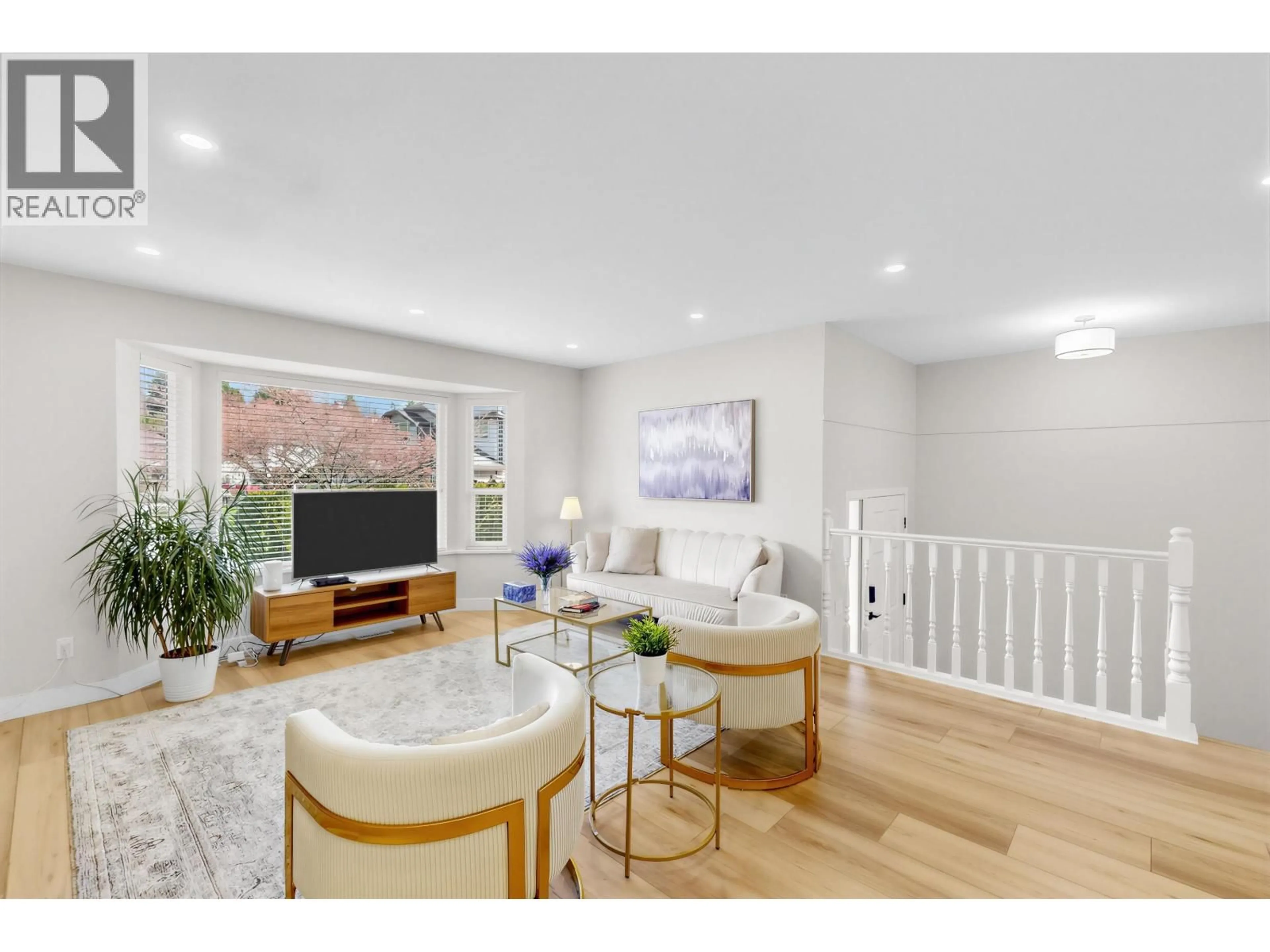 Living room with furniture, unknown for 3055 ROTHBURY PLACE, Burnaby British Columbia V5A4J5