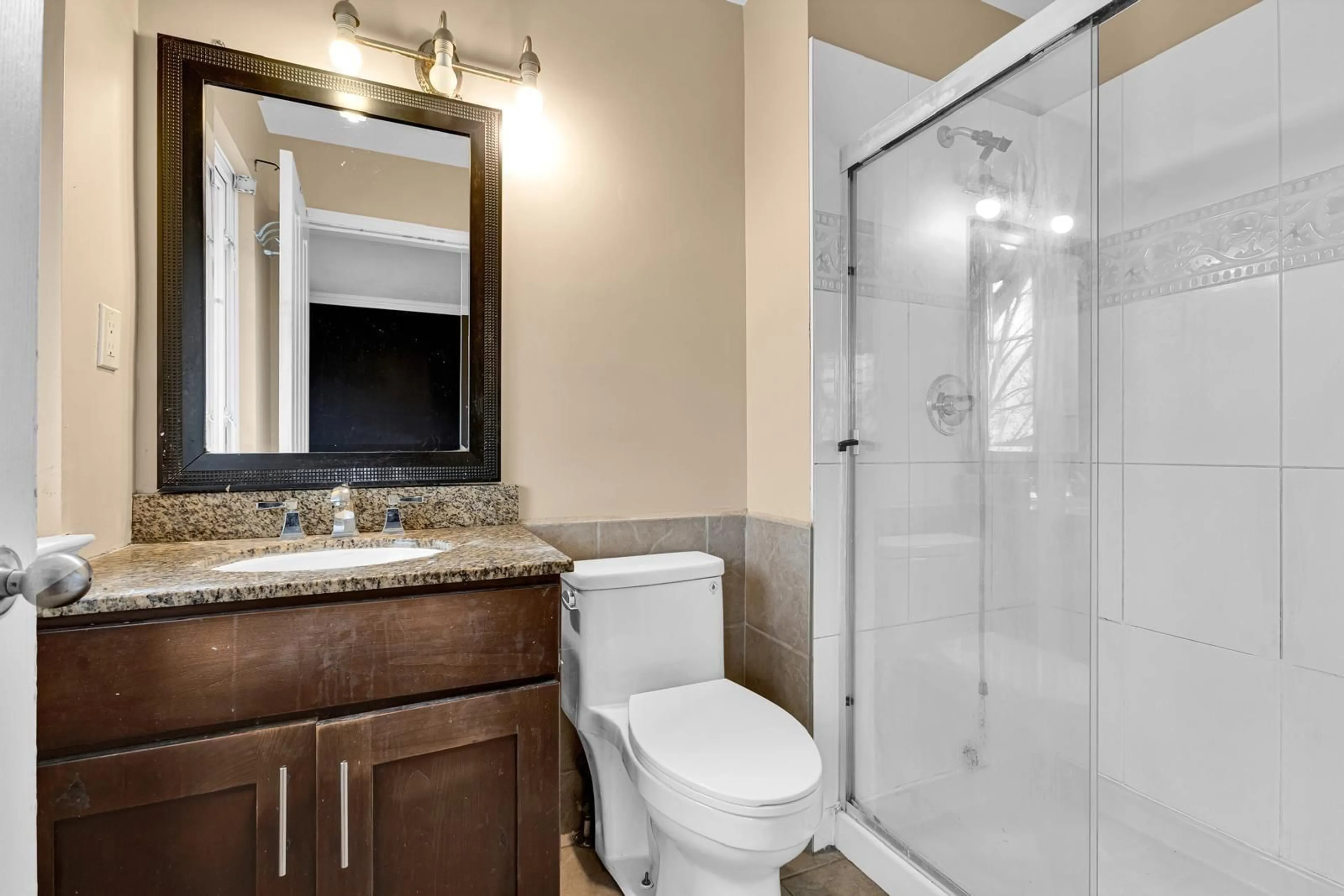 Standard bathroom, ceramic/tile floor for 55 - 8888 151 STREET, Surrey British Columbia V3R0Z9