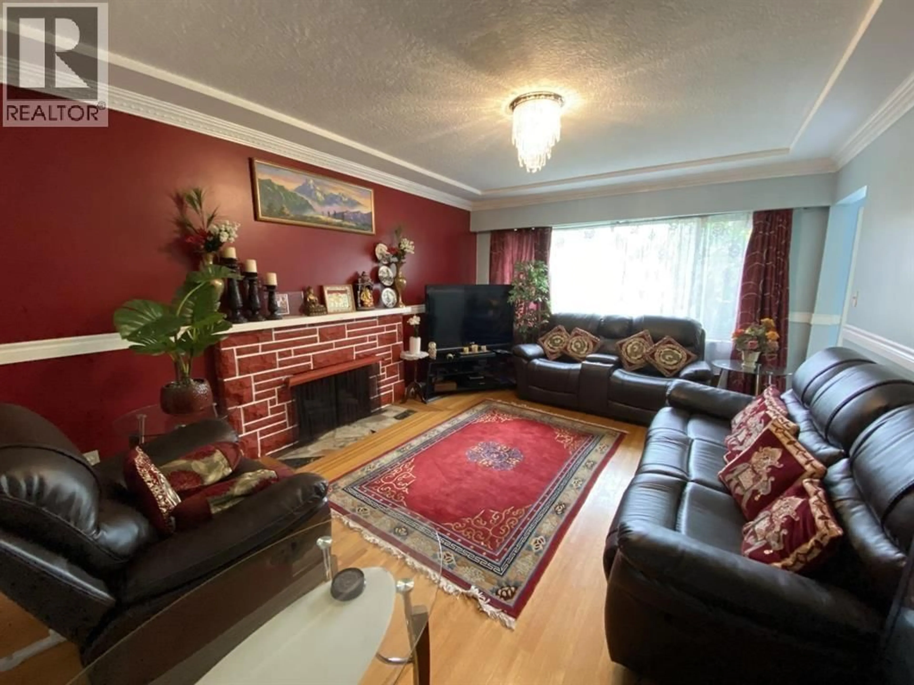 Living room with furniture, unknown for 645 27 AVENUE, Vancouver British Columbia V5V2K7