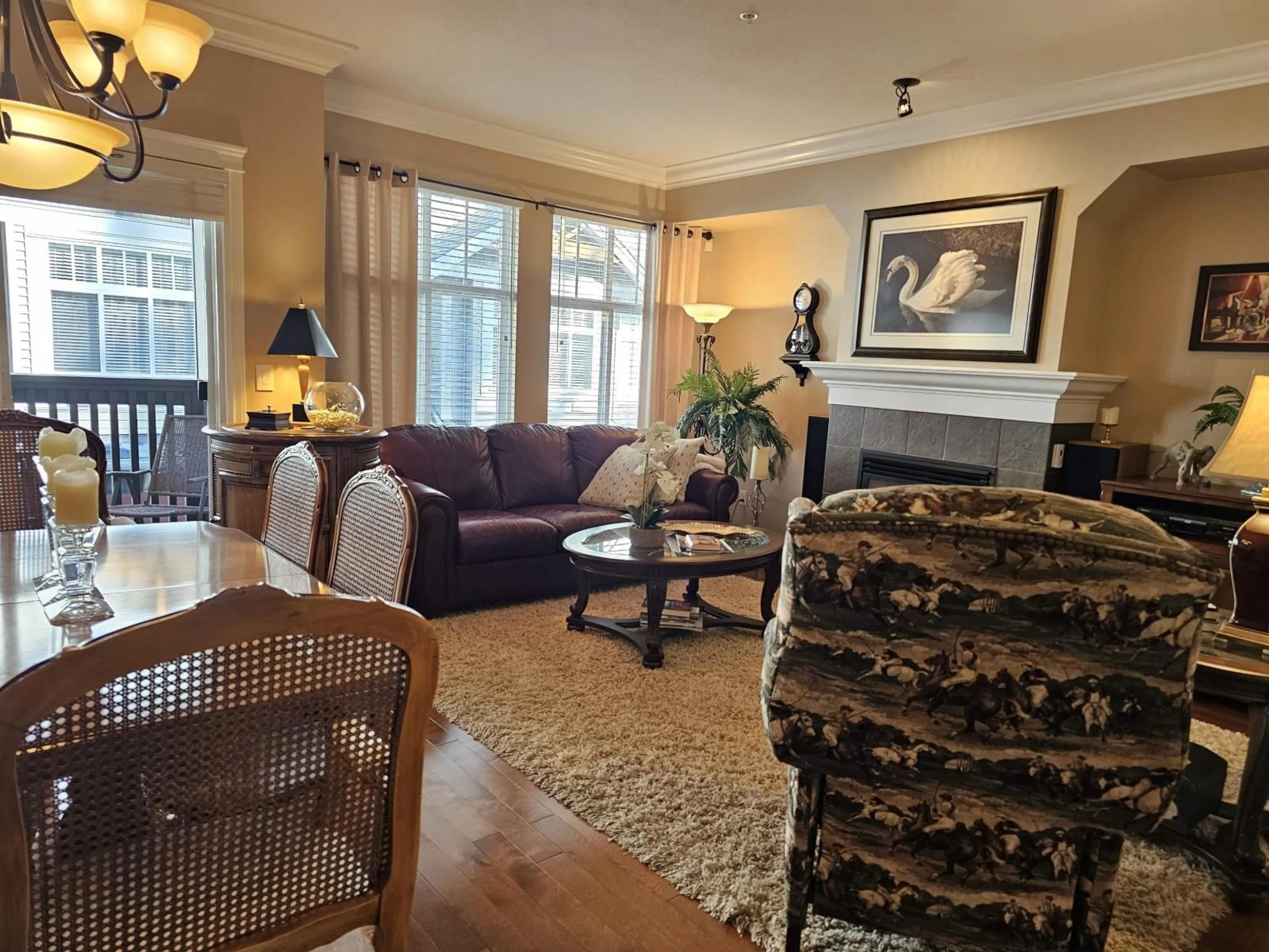 Living room with furniture, unknown for 14 - 21704 96 AVENUE, Langley British Columbia V1M0A8