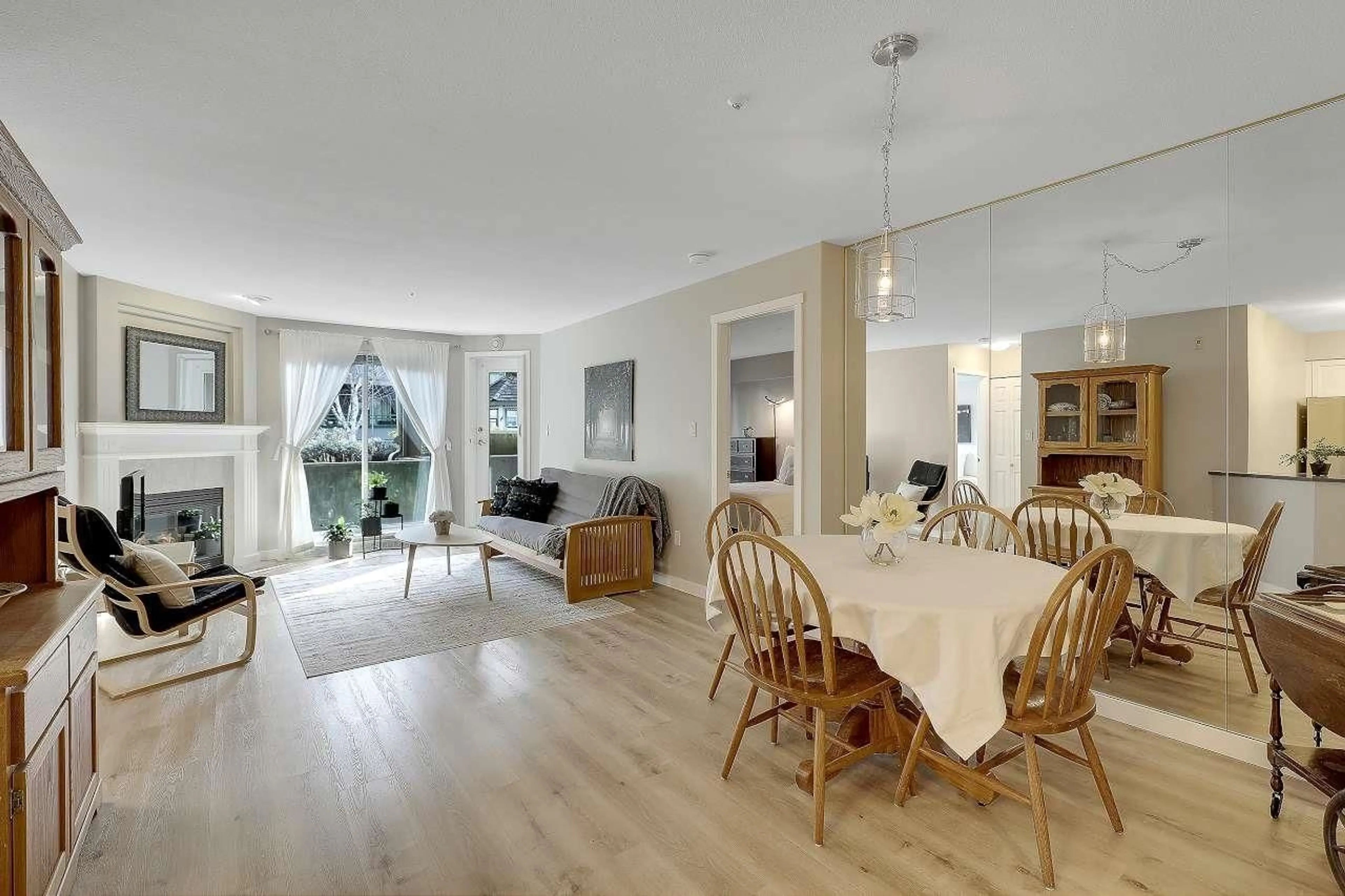 Dining room, wood/laminate floor for 208 - 1576 MERKLIN STREET, White Rock British Columbia V4B4K2