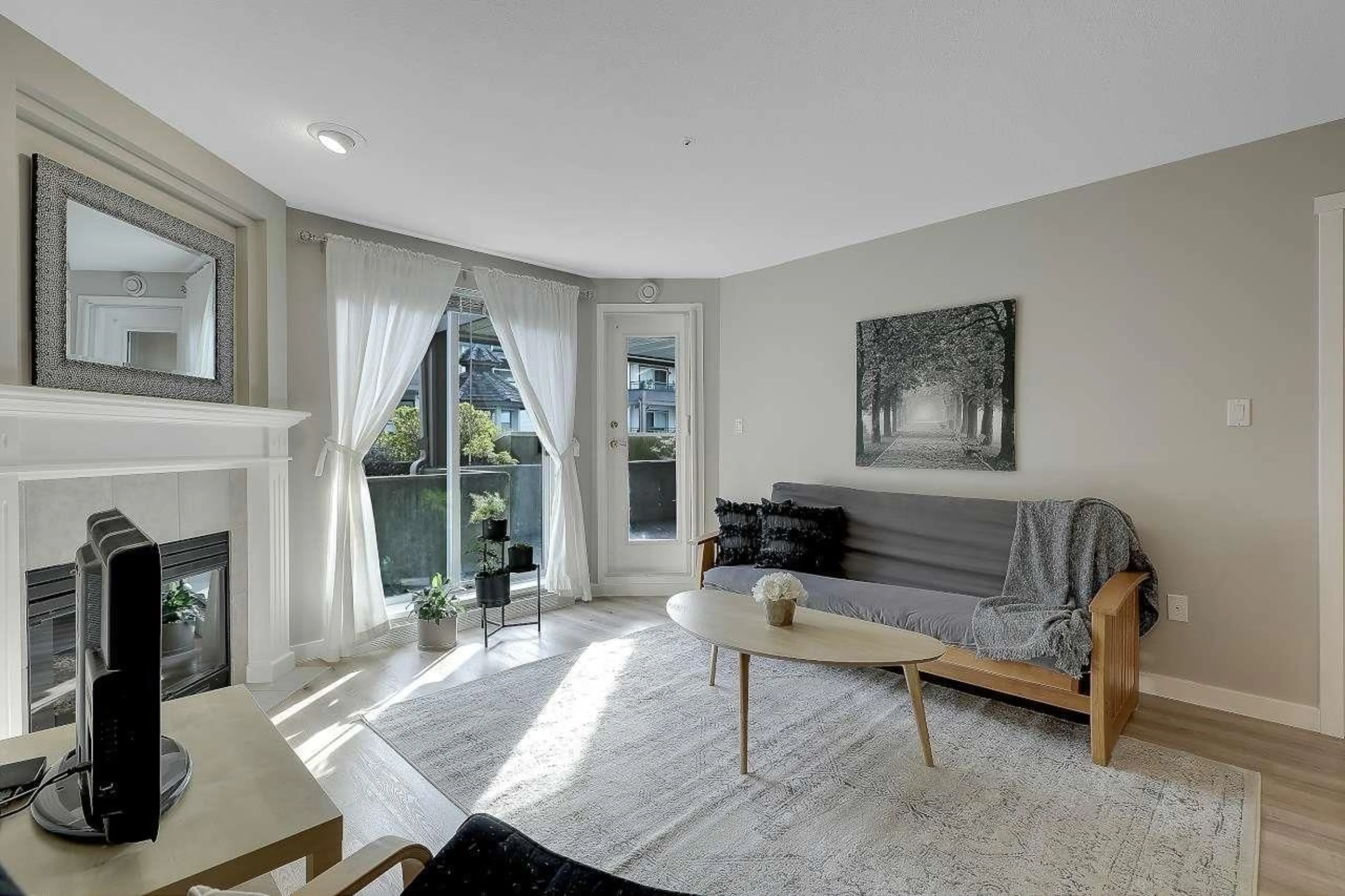 Living room with furniture, unknown for 208 - 1576 MERKLIN STREET, White Rock British Columbia V4B4K2