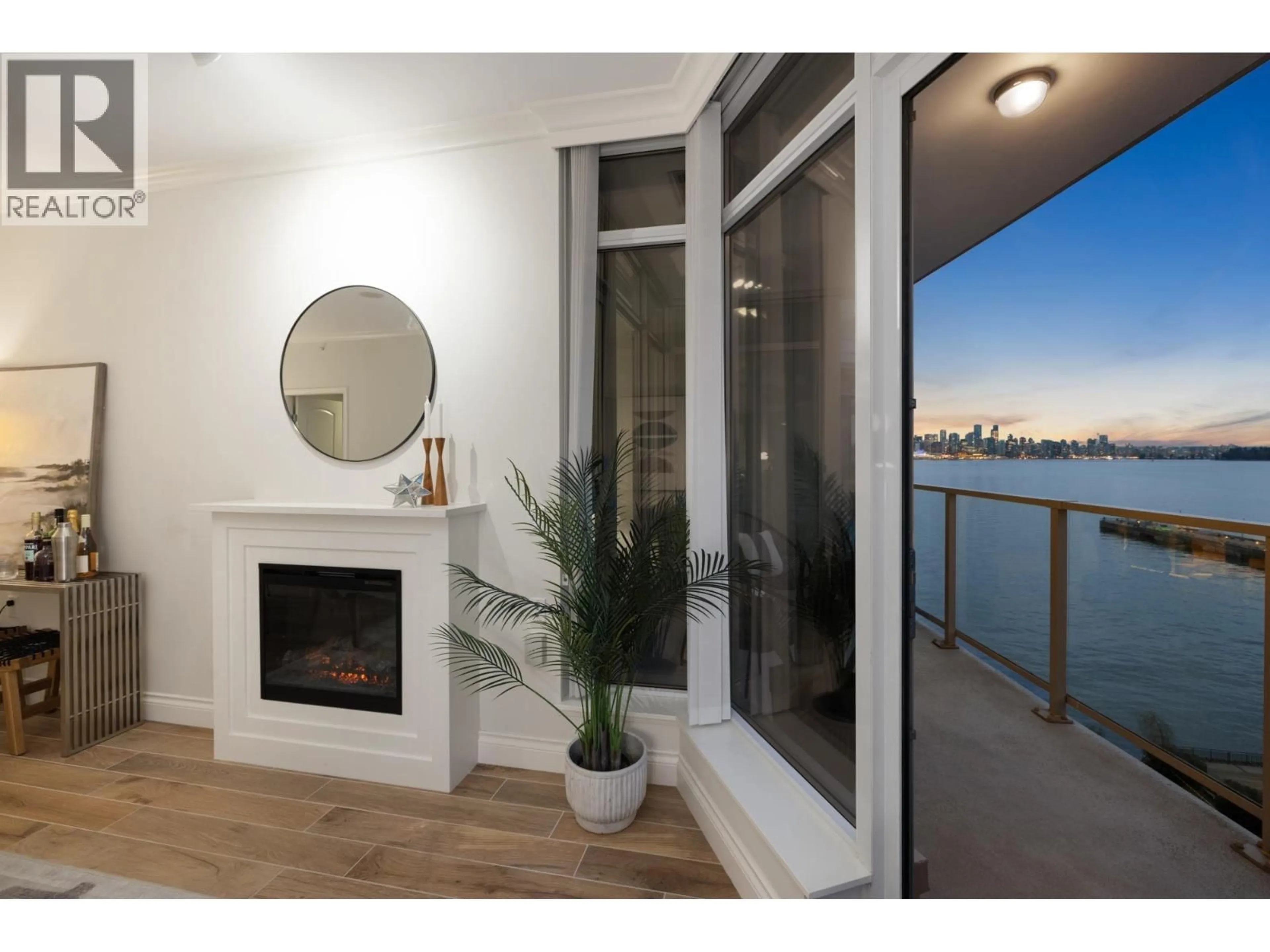 Indoor entryway for 803 - 199 VICTORY SHIP WAY, North Vancouver British Columbia V7L0E2