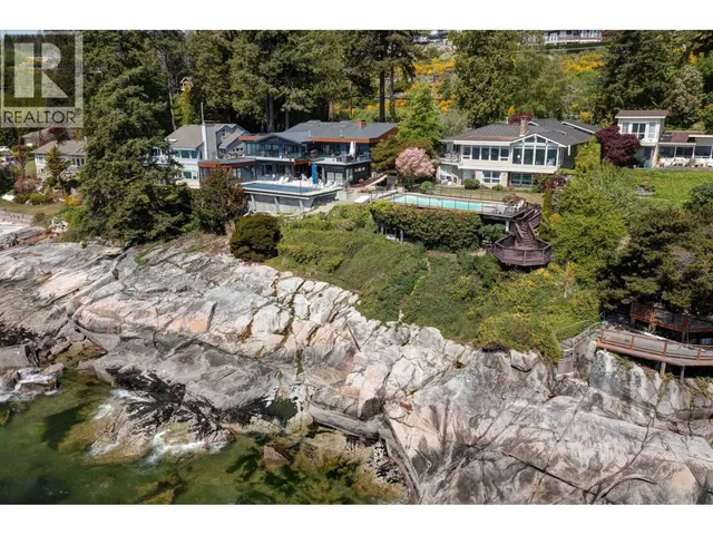 5951 SUNSHINE COAST HIGHWAY, Sechelt 3