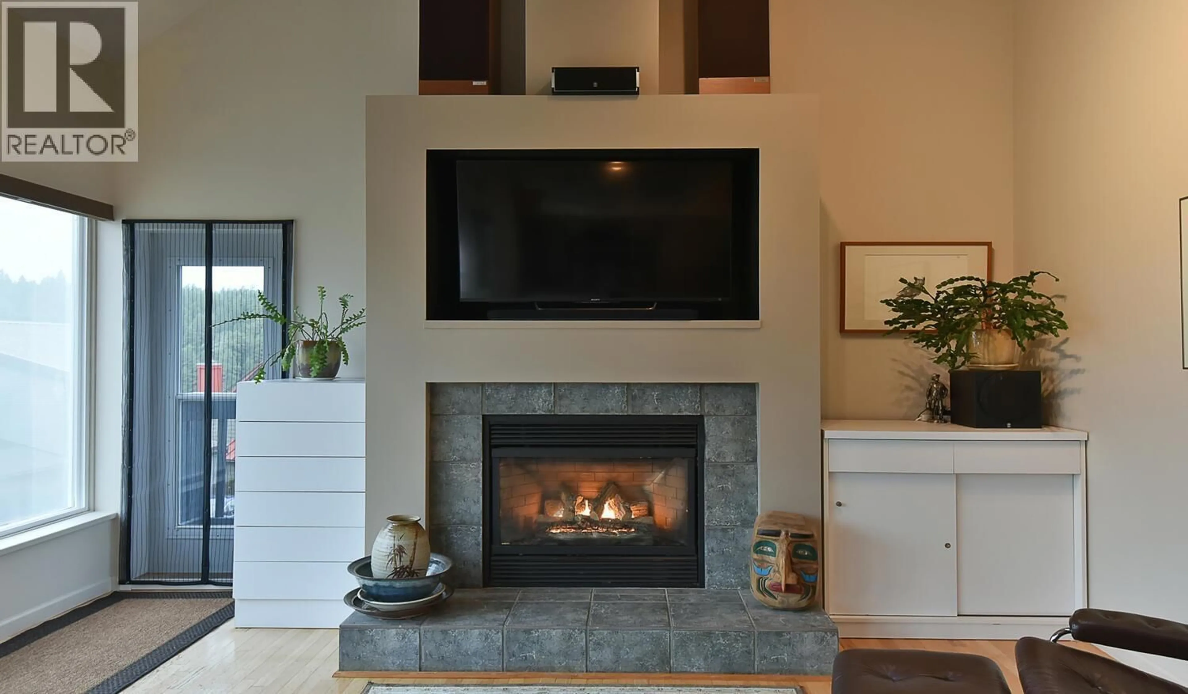 Home theater for 7 - 5471 SECRET COVE ROAD, Halfmoon Bay British Columbia V7Z1G8