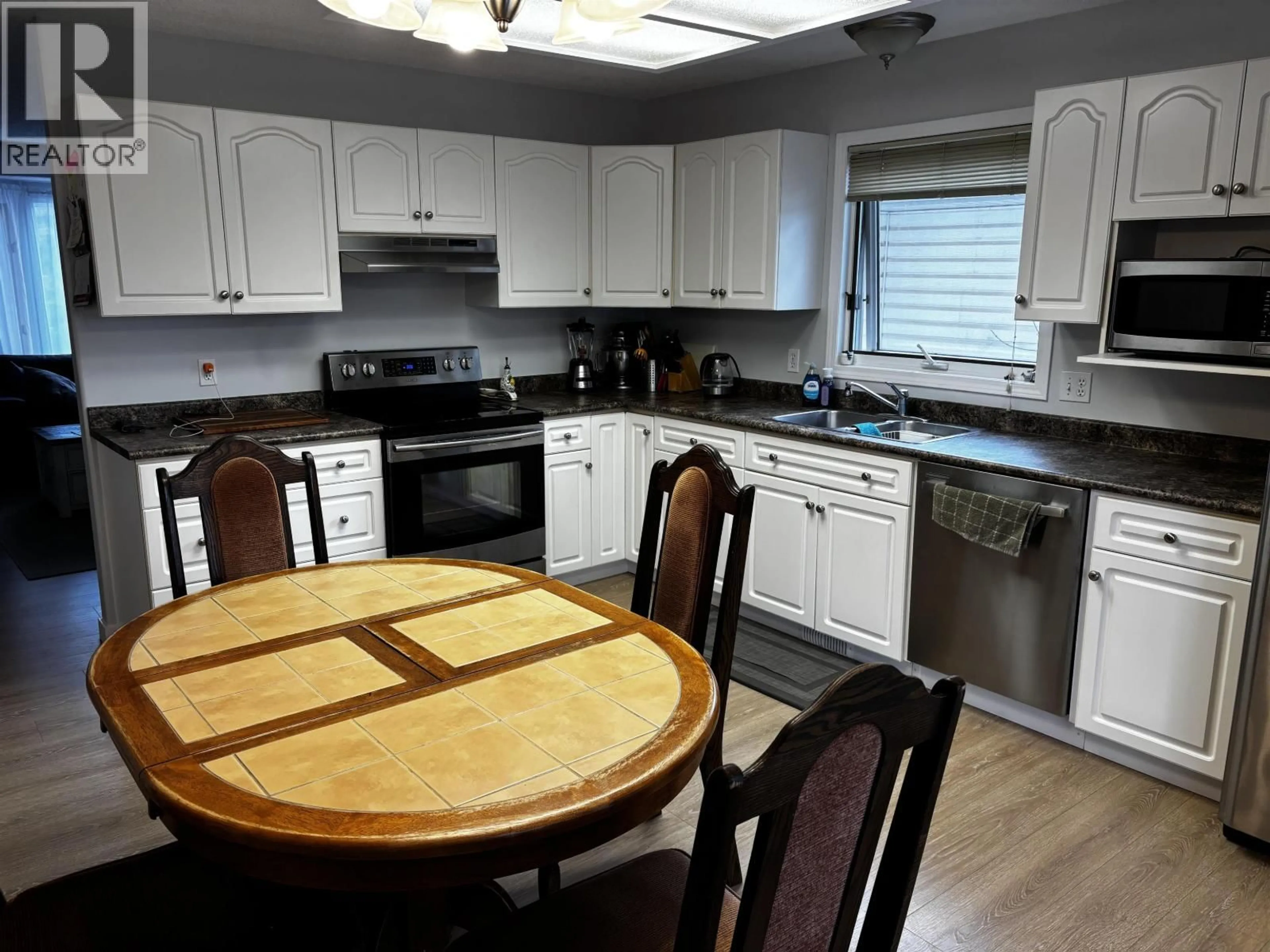 Standard kitchen, unknown for 9011 99 AVENUE, Fort St. John British Columbia V1J5S2
