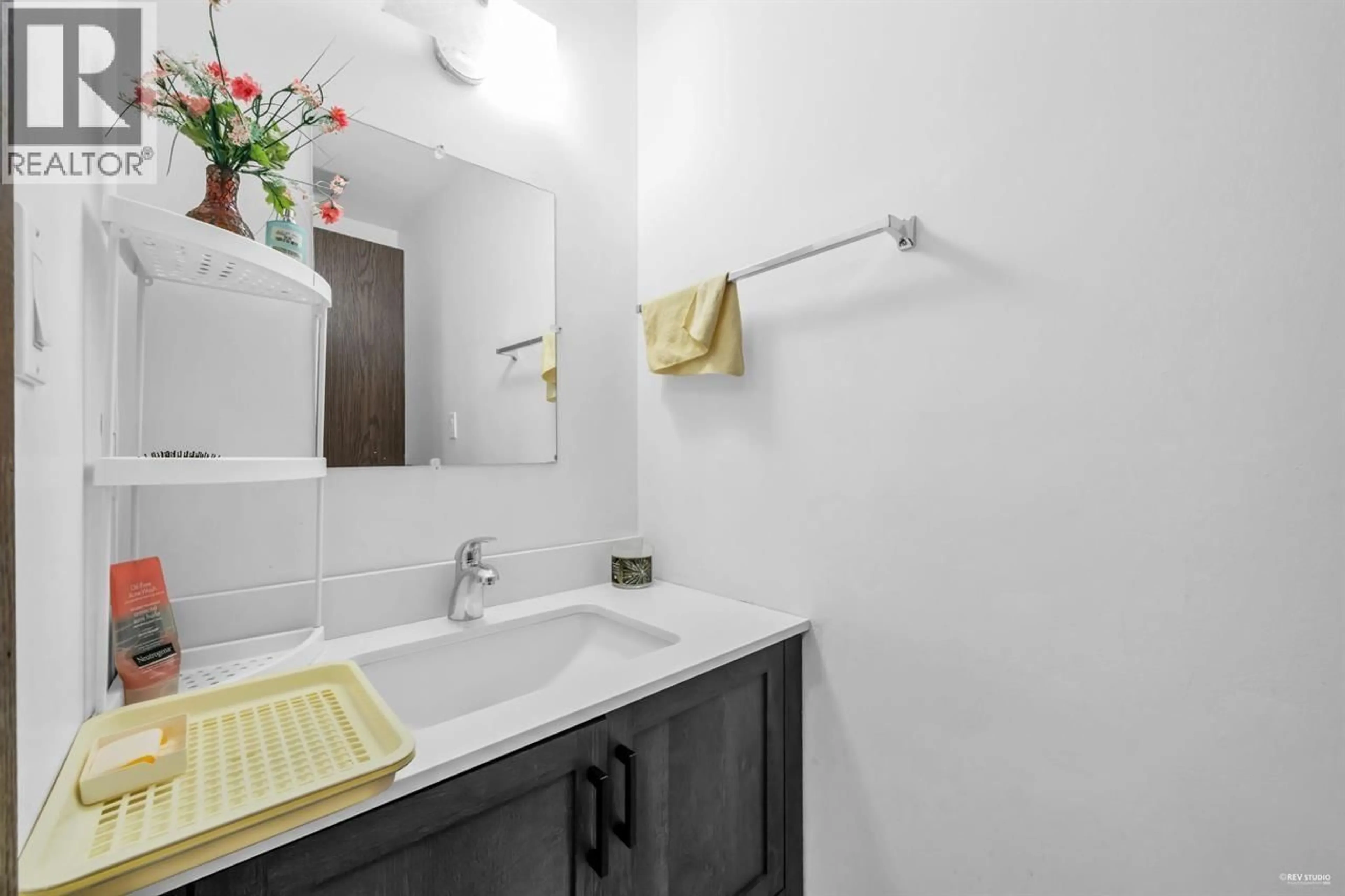 Standard bathroom, unknown for 4631 DALLYN ROAD, Richmond British Columbia V6X2Y3
