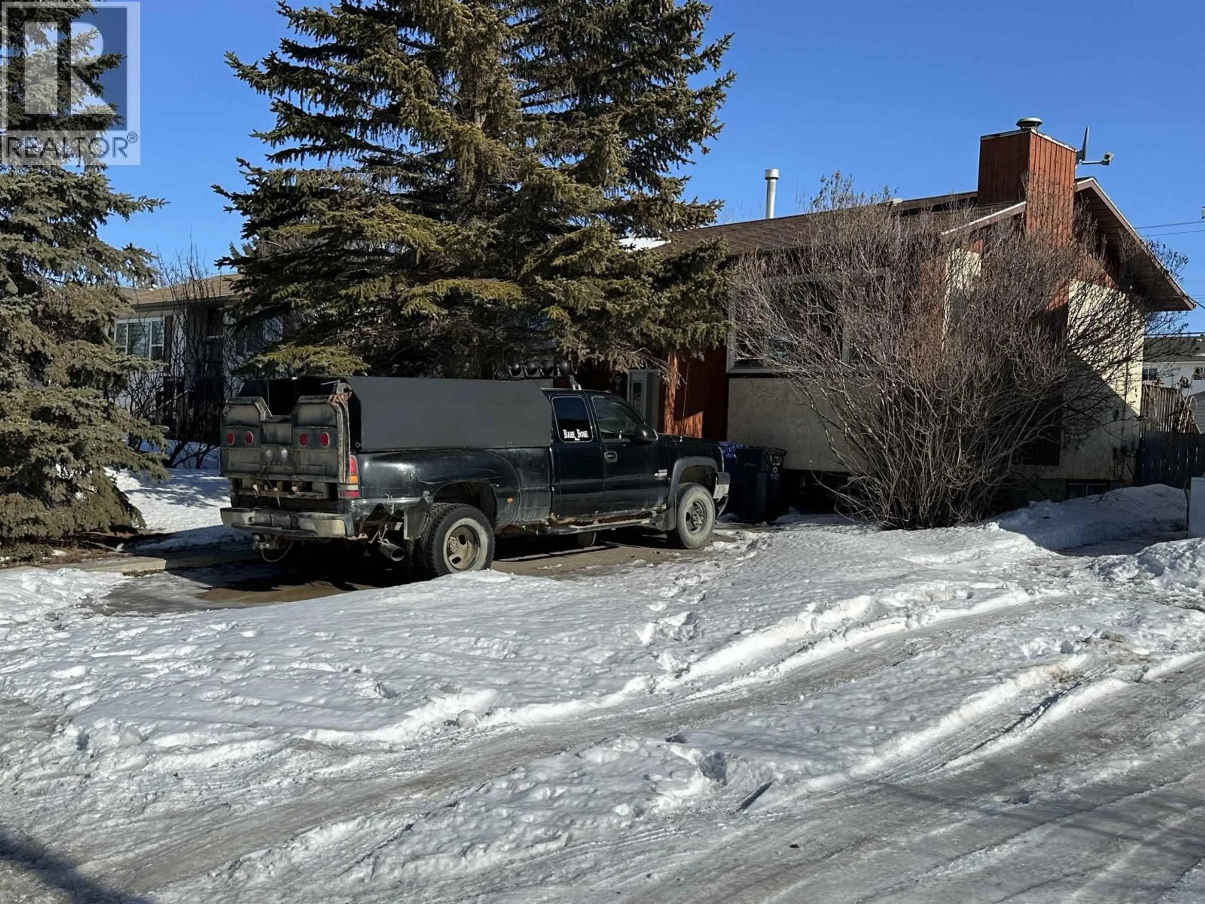 Parking for 8519 87 STREET, Fort St. John British Columbia V1J5T9