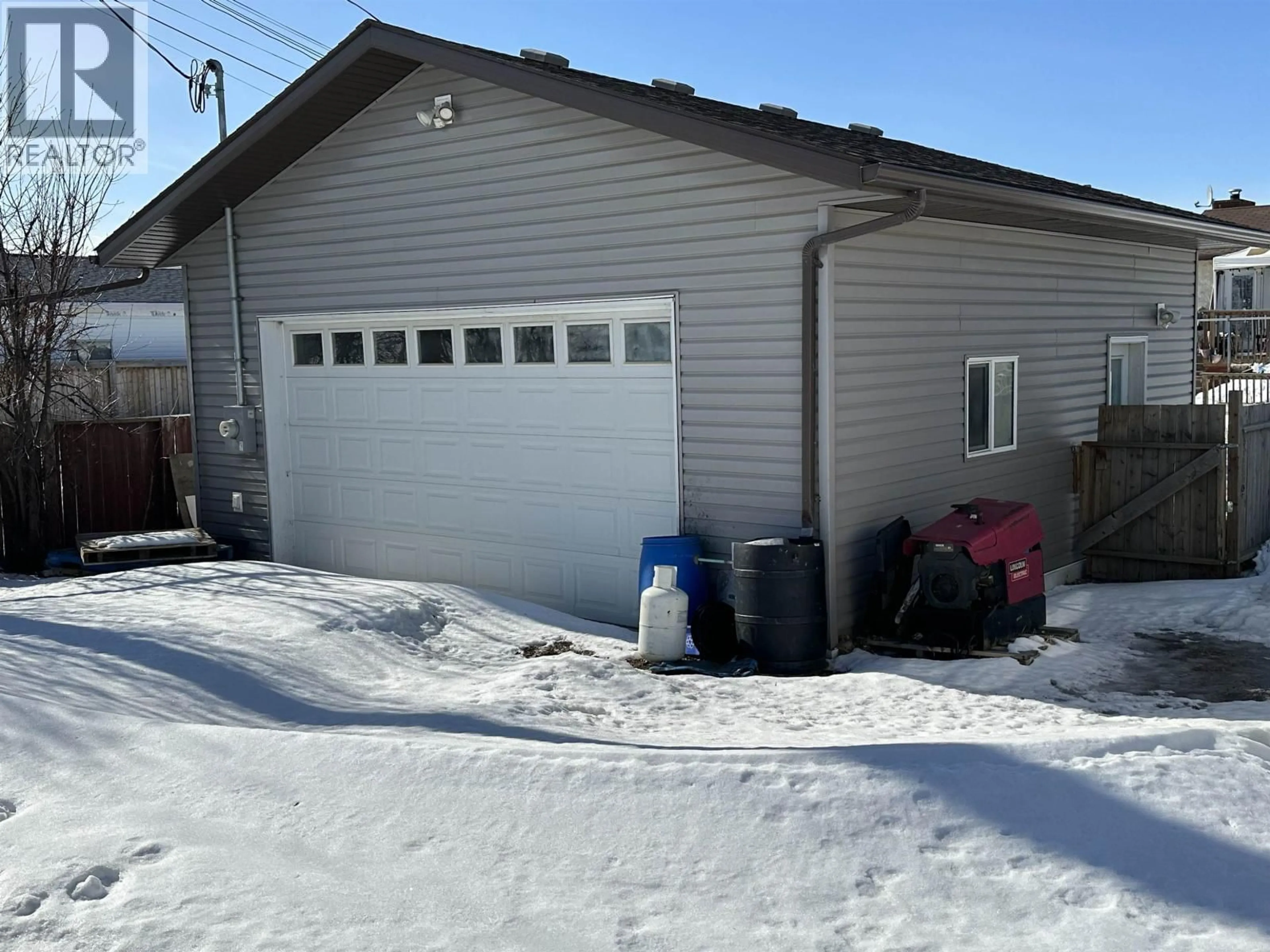 Indoor garage for 8519 87 STREET, Fort St. John British Columbia V1J5T9