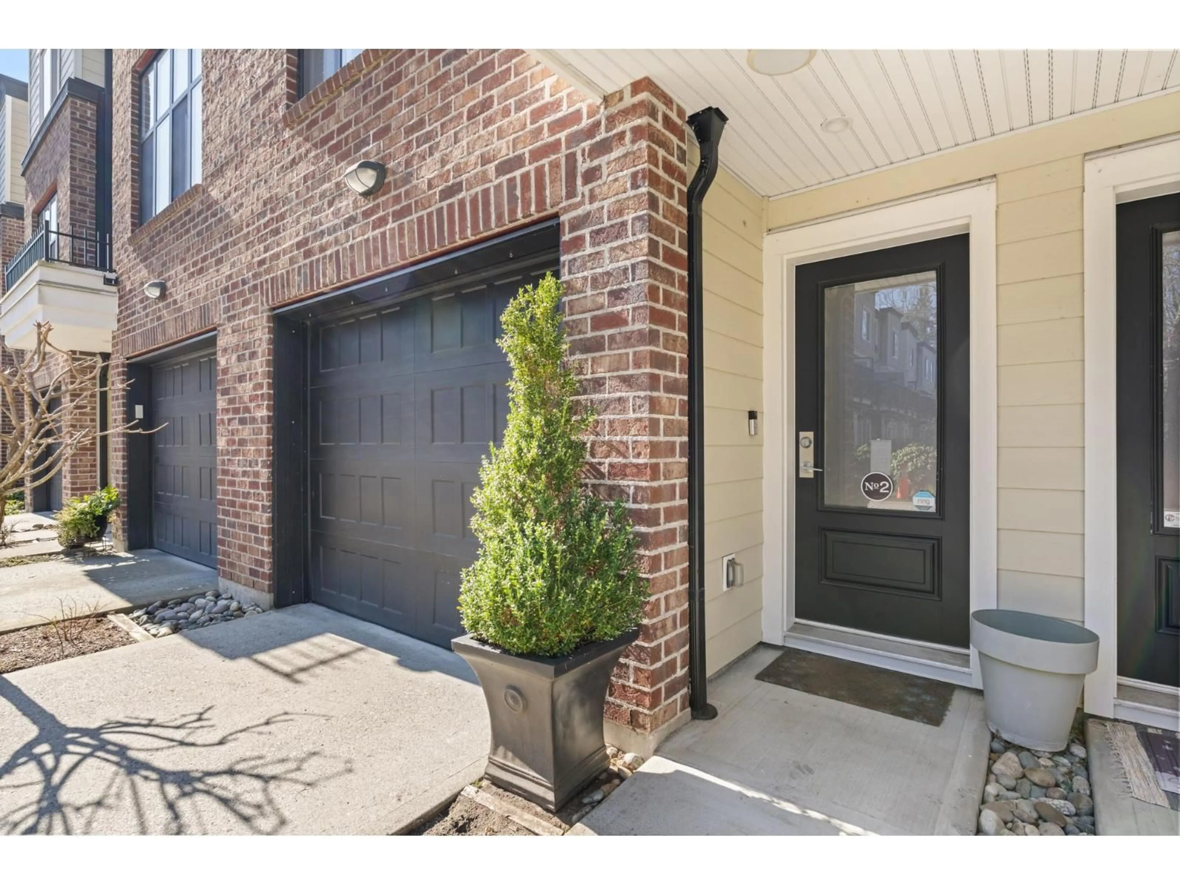 Indoor entryway for 2 - 15588 32 AVENUE, Surrey British Columbia V3Z0G3