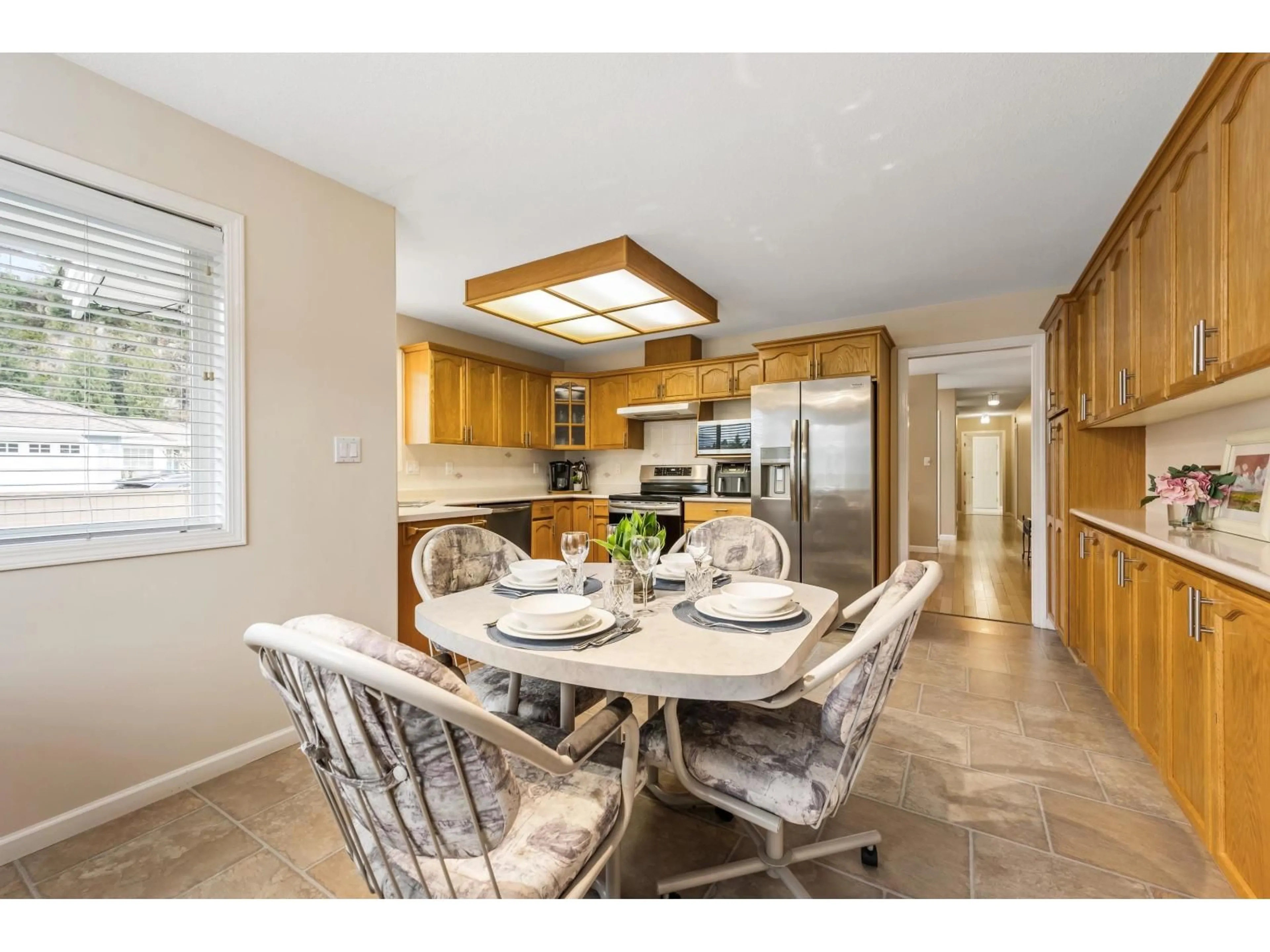 Open concept kitchen, ceramic/tile floor for 124 - 6001 PROMONTORY ROAD, Chilliwack British Columbia V2R3E3