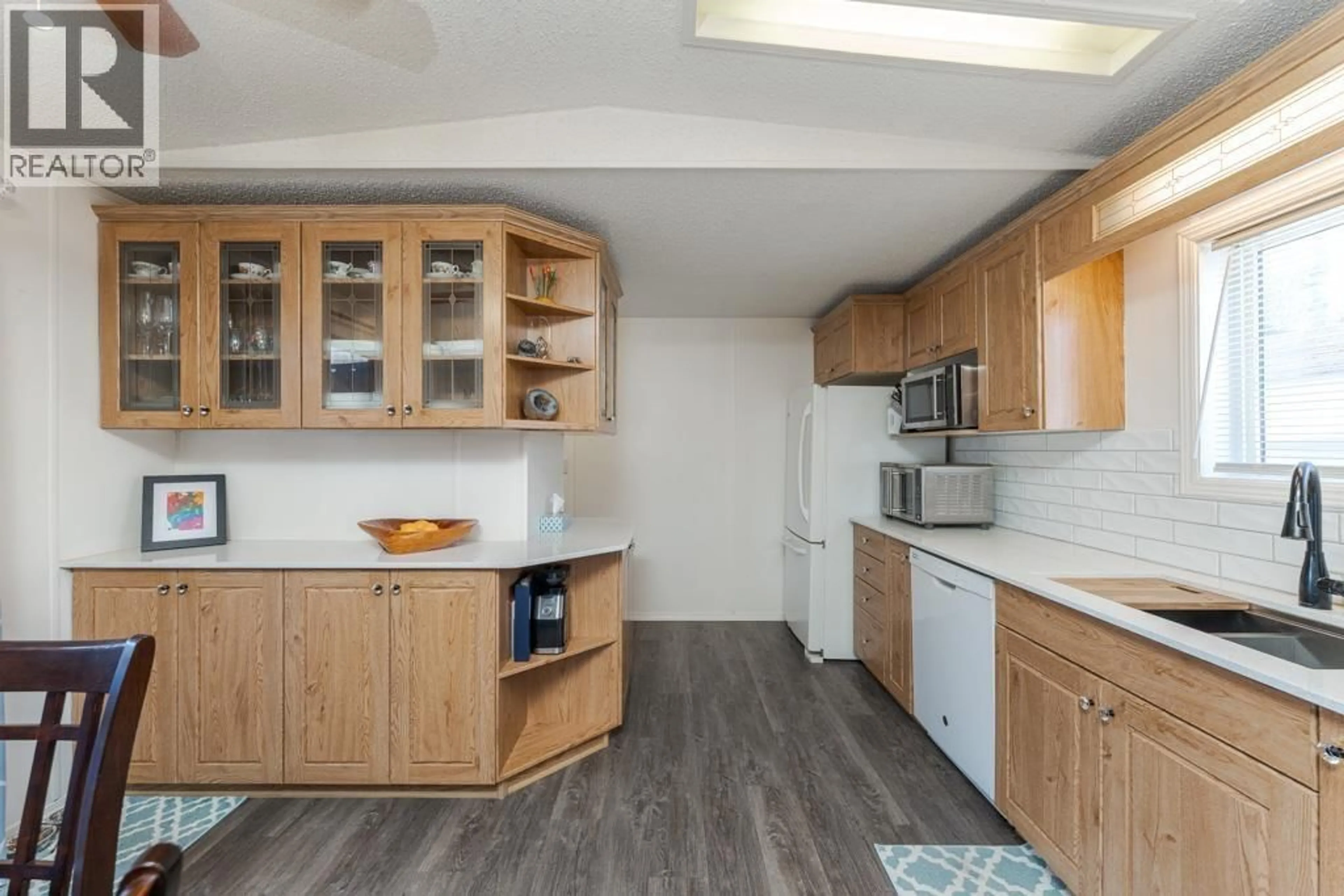 Standard kitchen, unknown for 35 - 10180 HART HIGHWAY, Prince George British Columbia V2K5X6