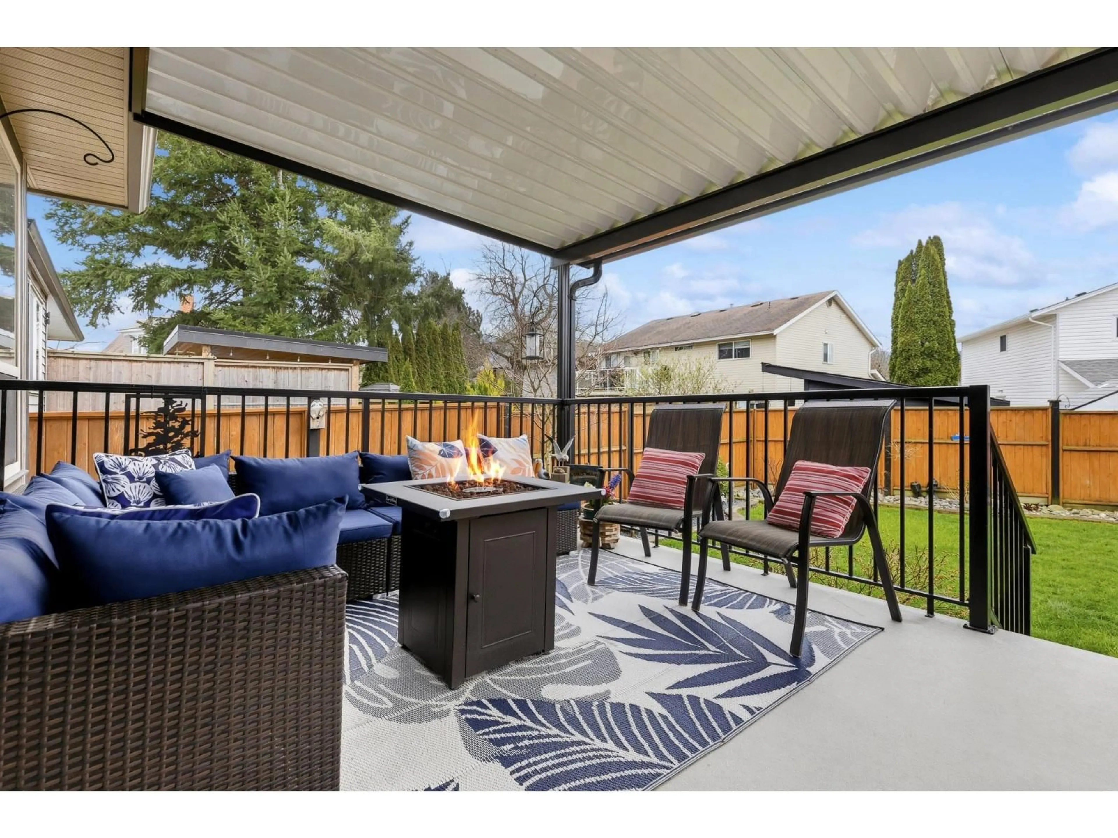 Patio, mountain view for 45368 WELLS ROAD, Chilliwack British Columbia V2R1H3