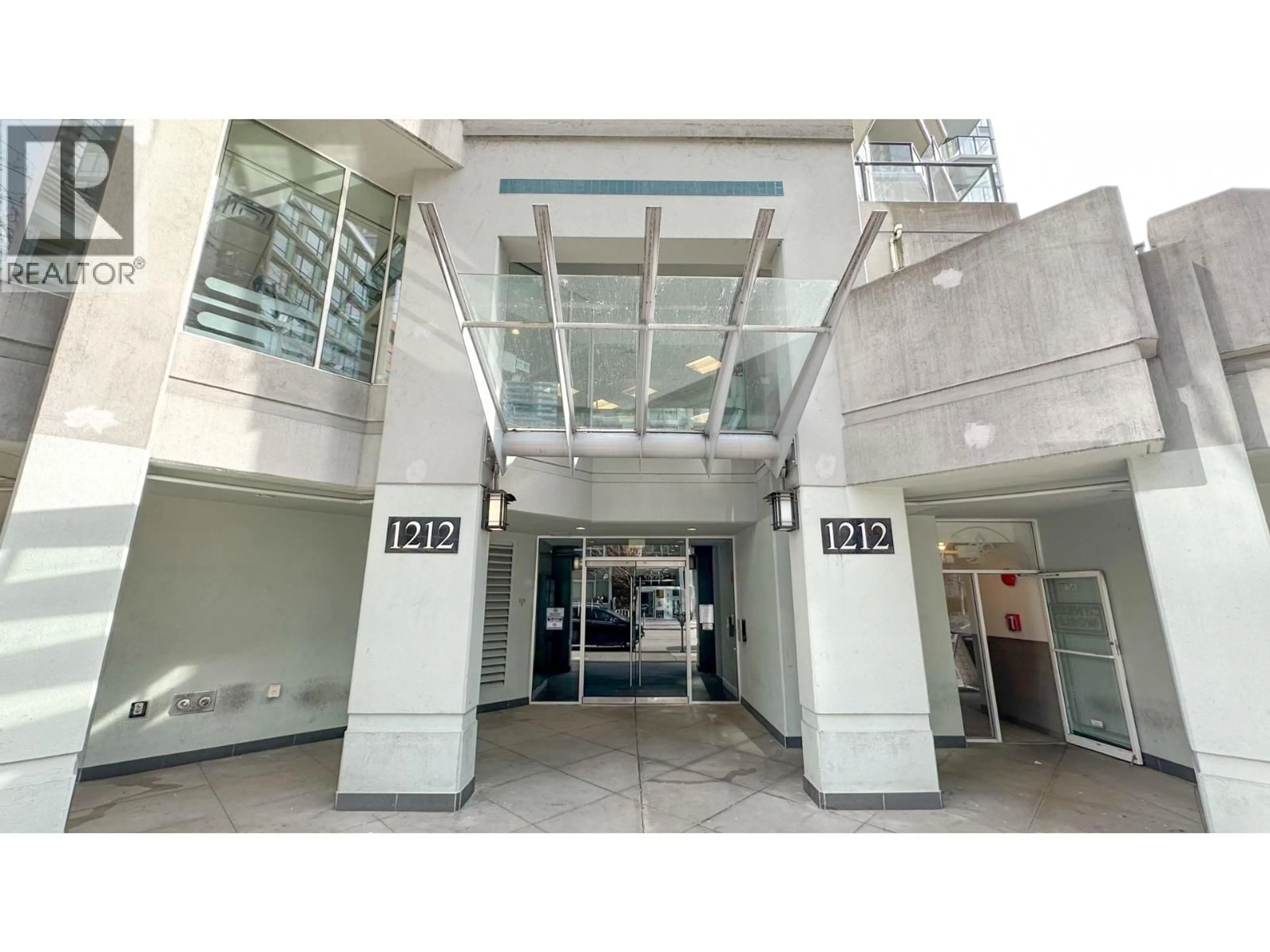 Indoor foyer for 703 - 1212 HOWE STREET, Vancouver British Columbia V6Z2M9