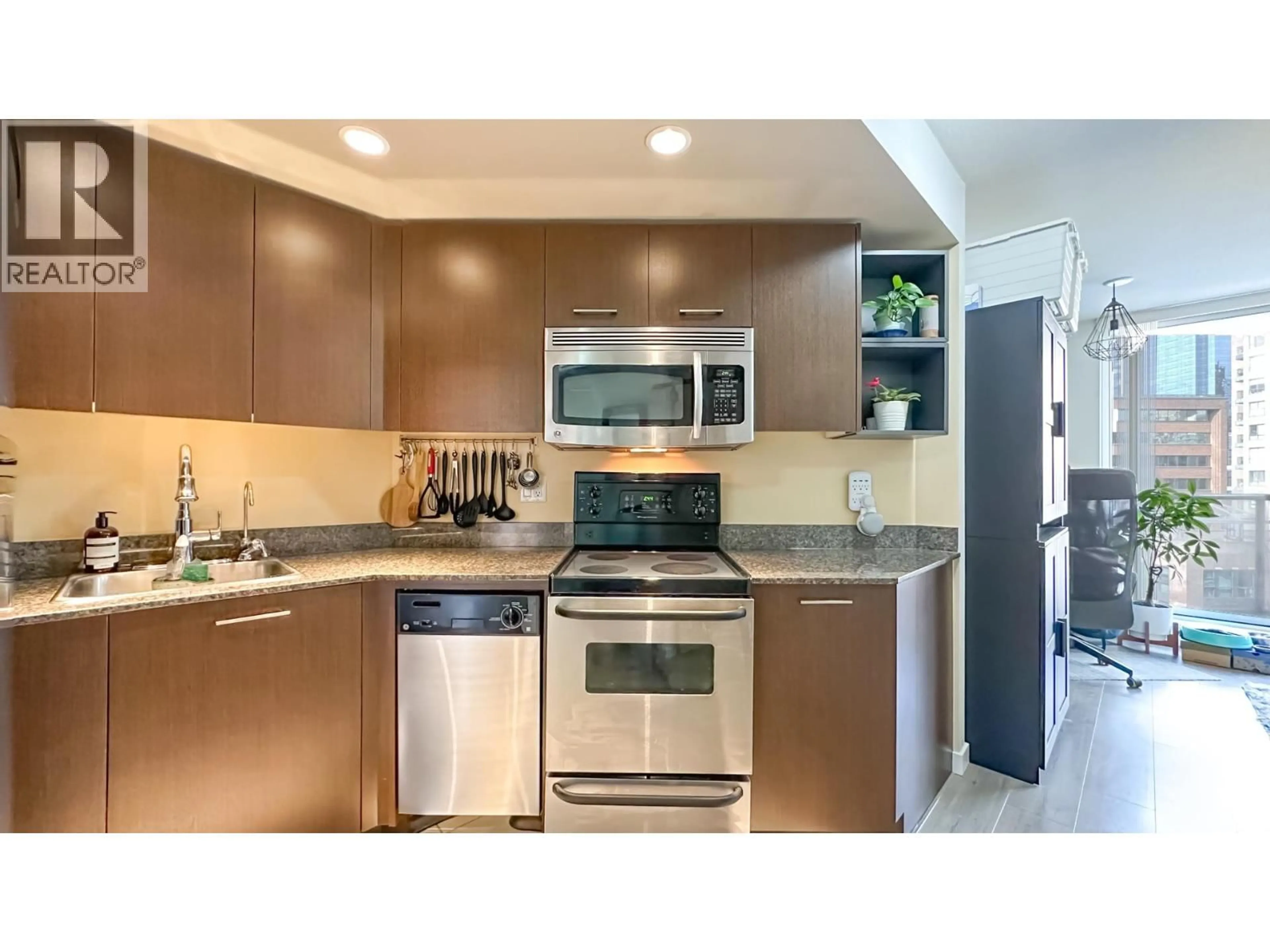 Standard kitchen, unknown for 703 - 1212 HOWE STREET, Vancouver British Columbia V6Z2M9