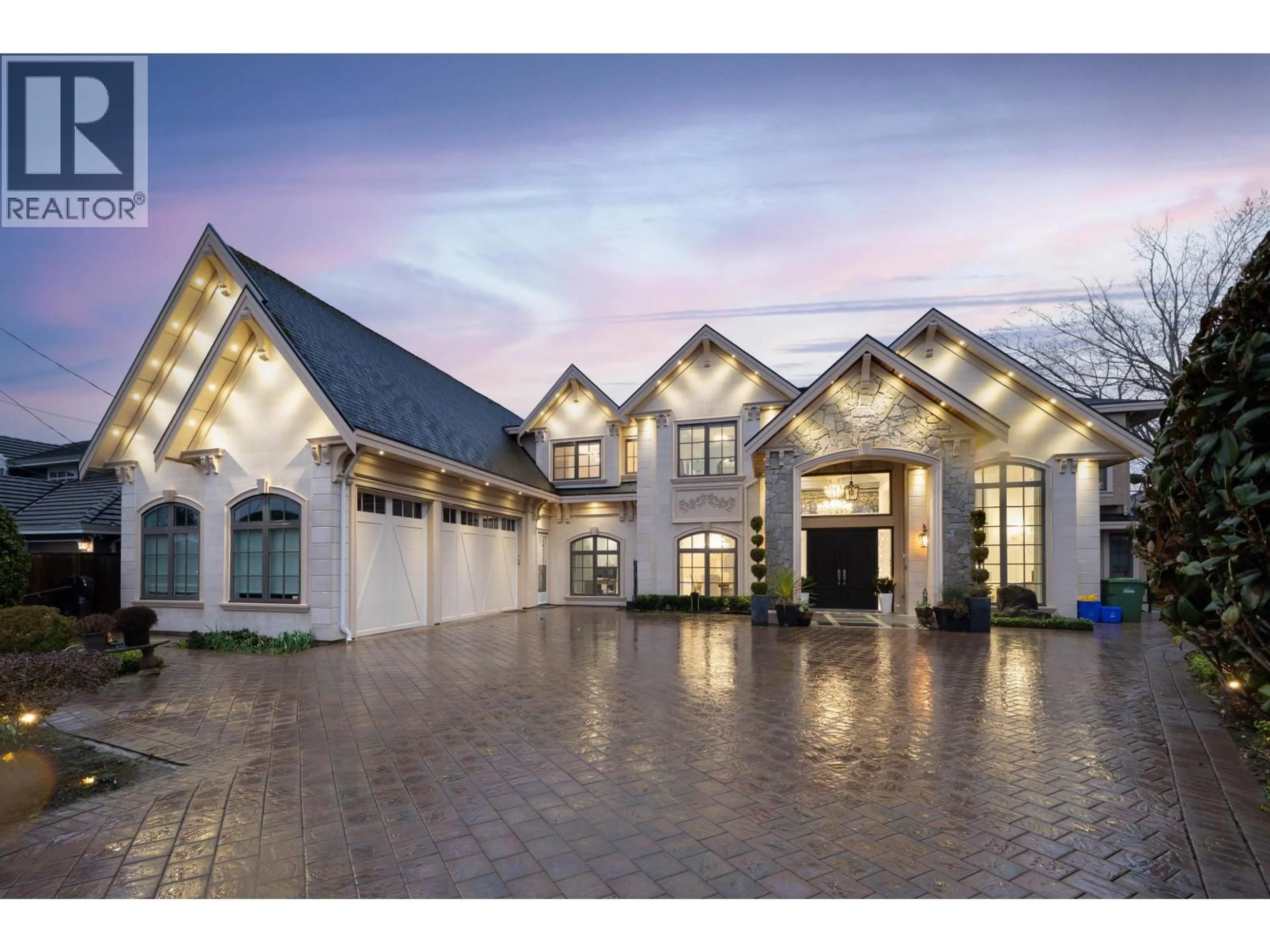 Indoor foyer for 5711 RIVERDALE DRIVE, Richmond British Columbia V7C2E4