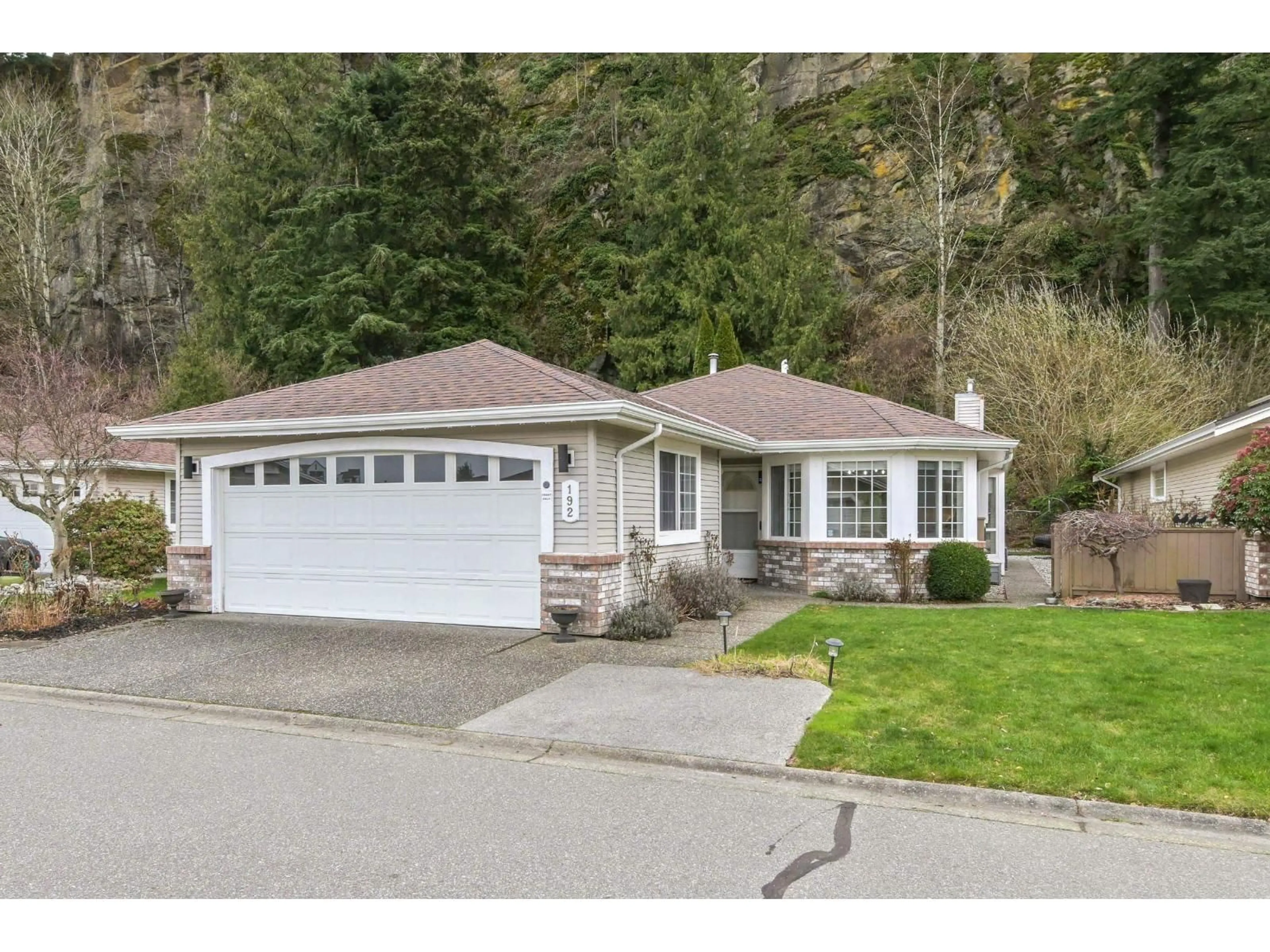 Home with vinyl exterior material, street for 192 - 6001 PROMONTORY ROAD, Chilliwack British Columbia V2R3E3