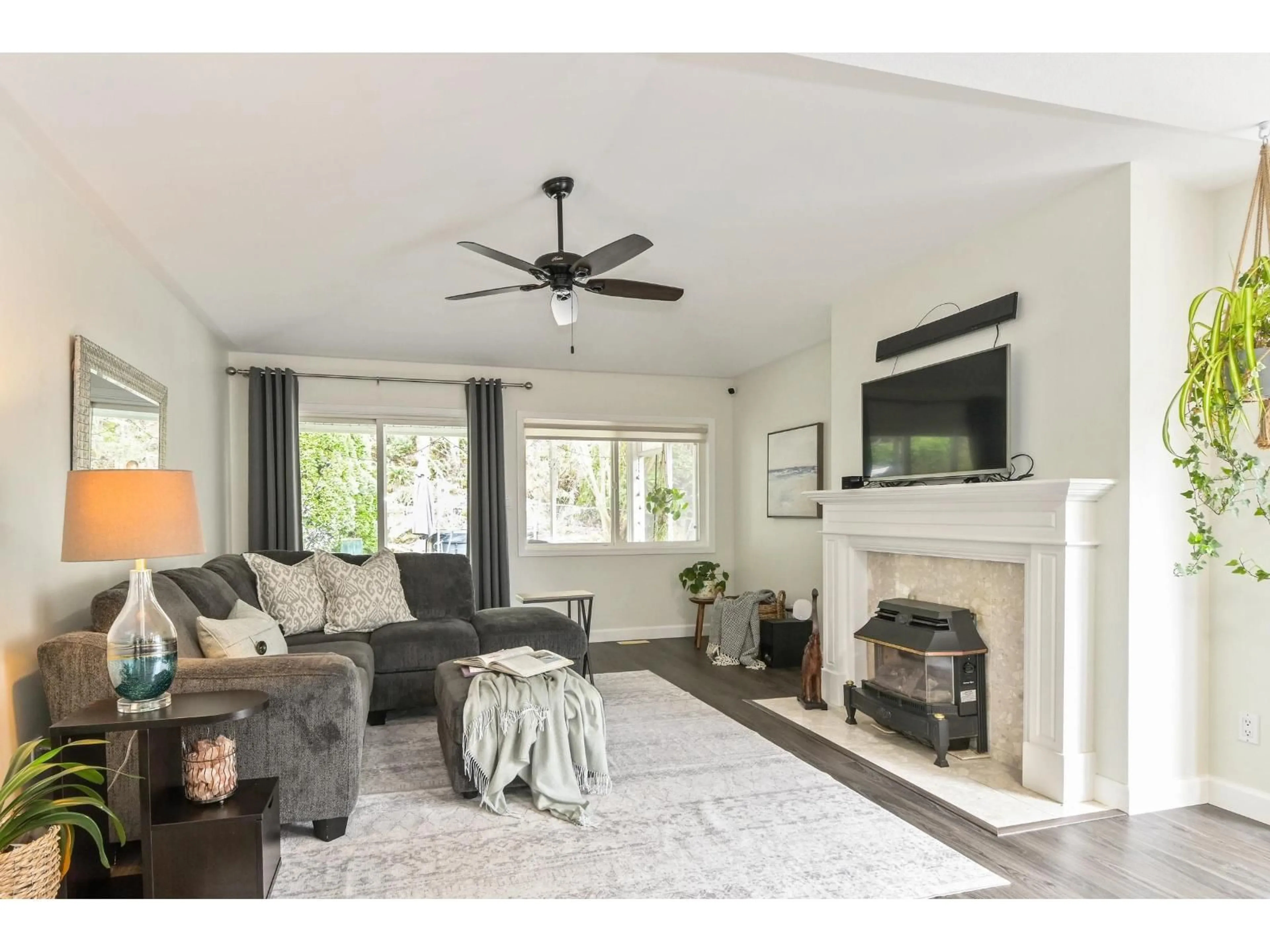 Living room with furniture, unknown for 192 - 6001 PROMONTORY ROAD, Chilliwack British Columbia V2R3E3