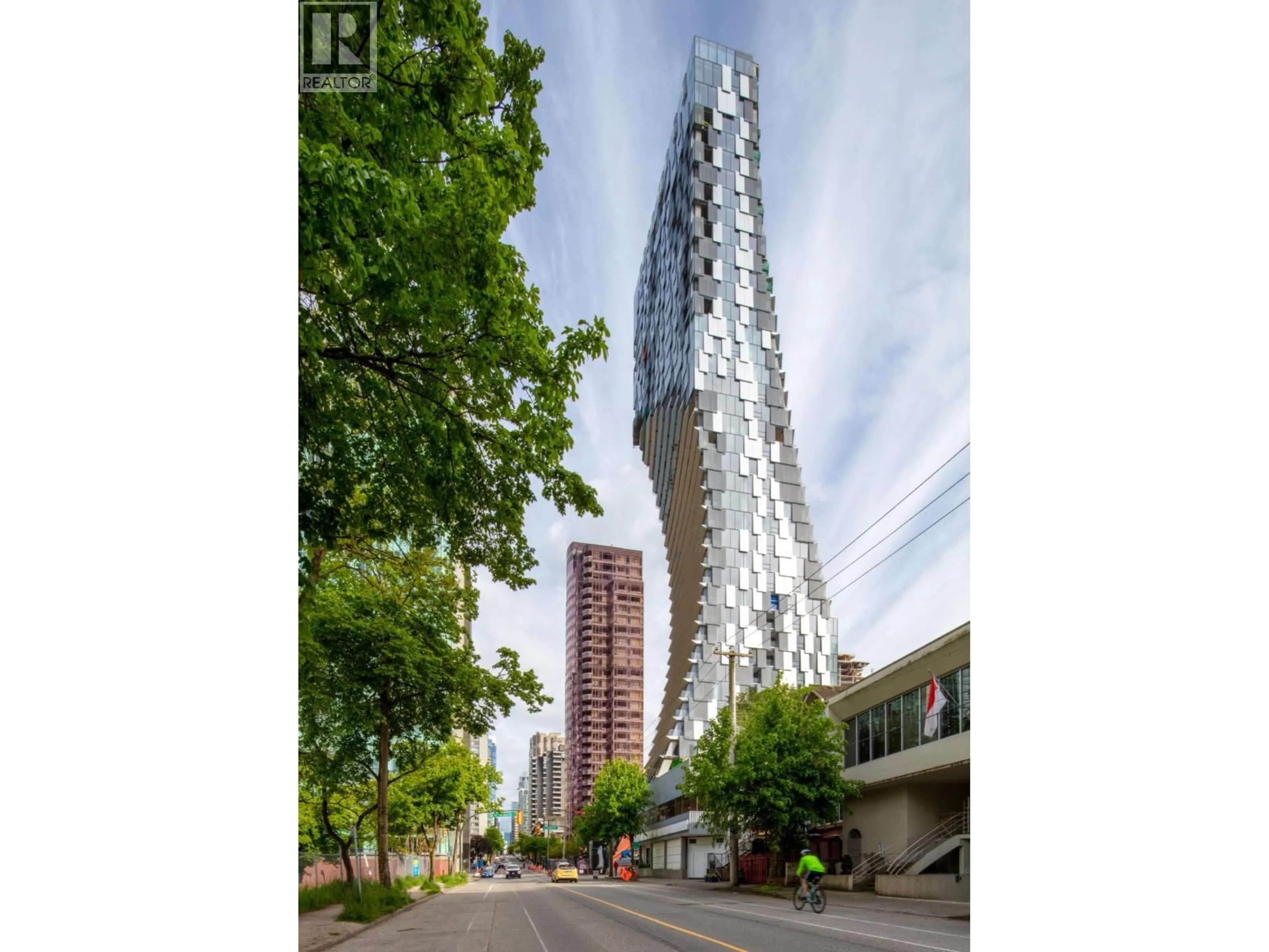 Indoor foyer for 1103 - 1568 ALBERNI STREET, Vancouver British Columbia V6G0E3