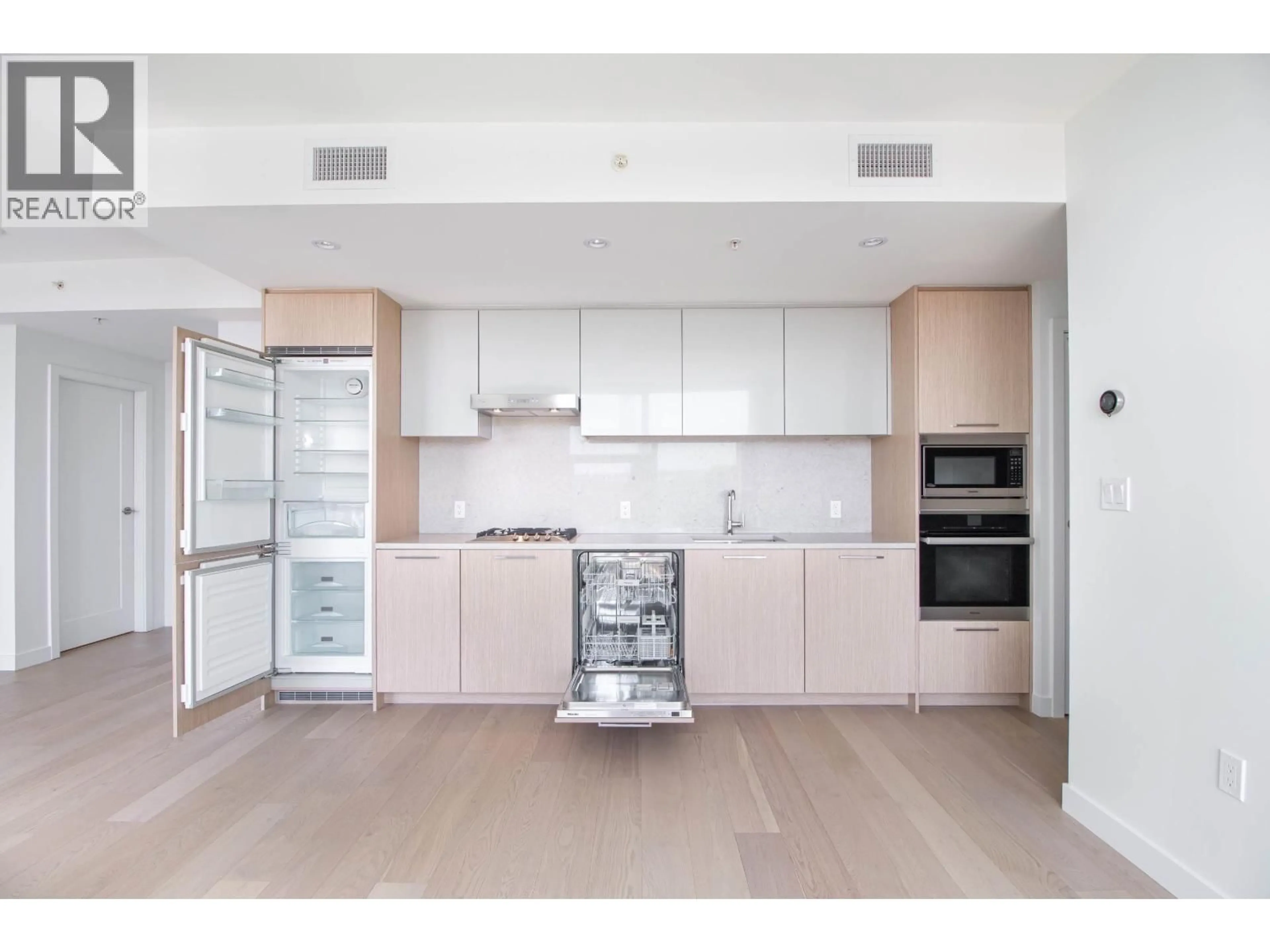 Unknown for 1502 - 3331 NO. 3 ROAD, Richmond British Columbia V6X2B6