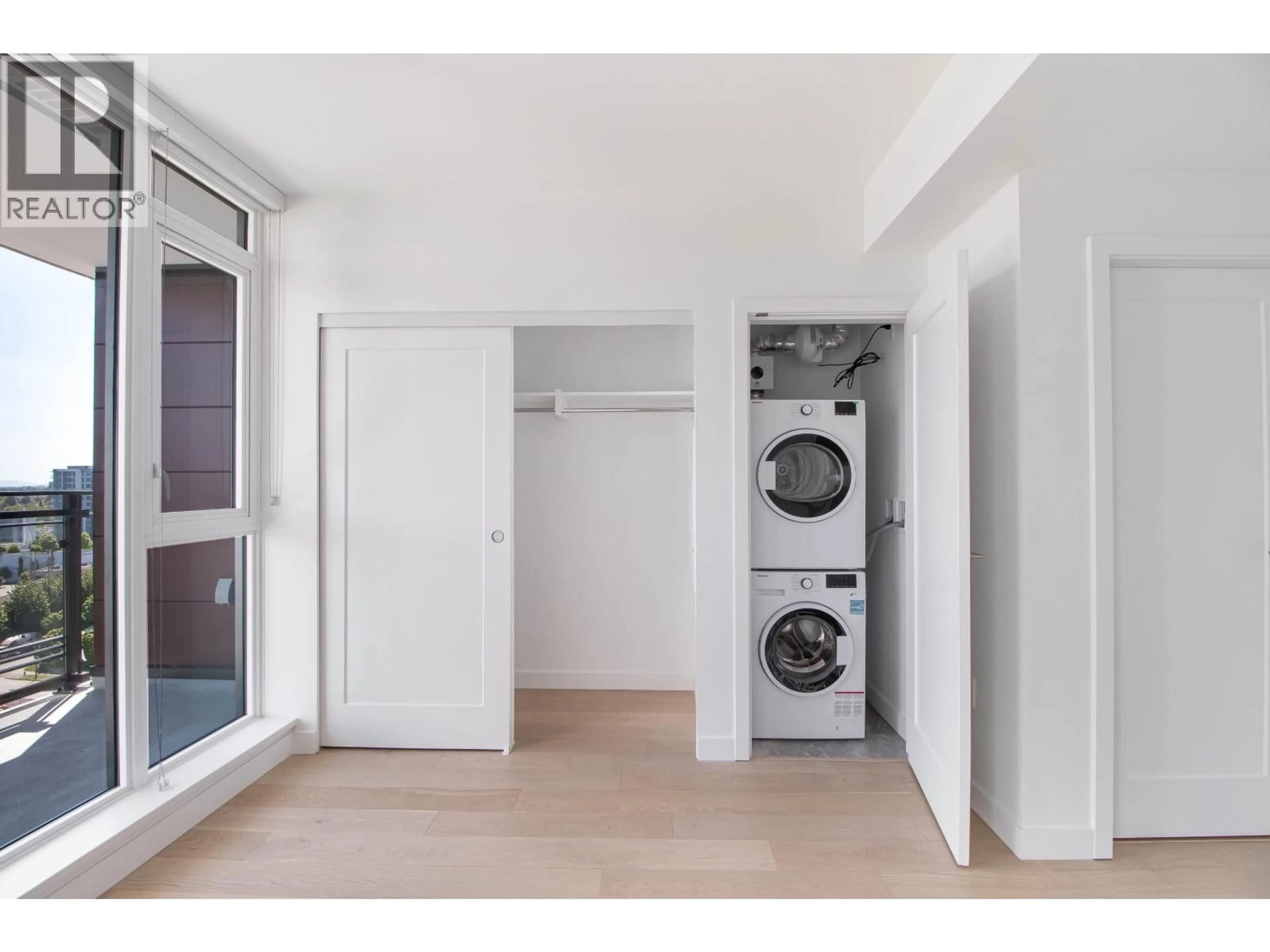 Unknown for 1502 - 3331 NO. 3 ROAD, Richmond British Columbia V6X2B6