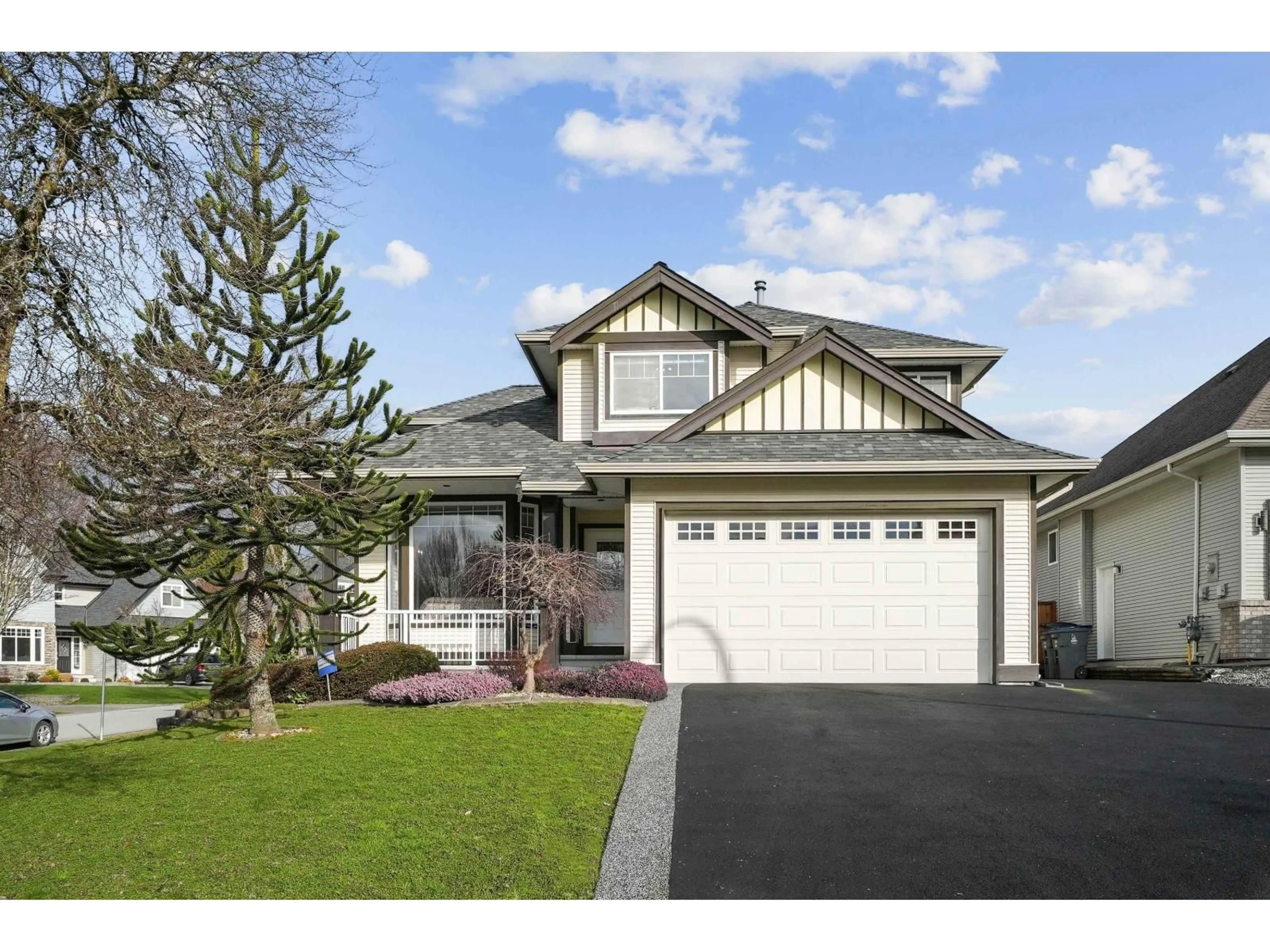 Home with vinyl exterior material, street for 18111 68A AVENUE, Surrey British Columbia V3S9C2