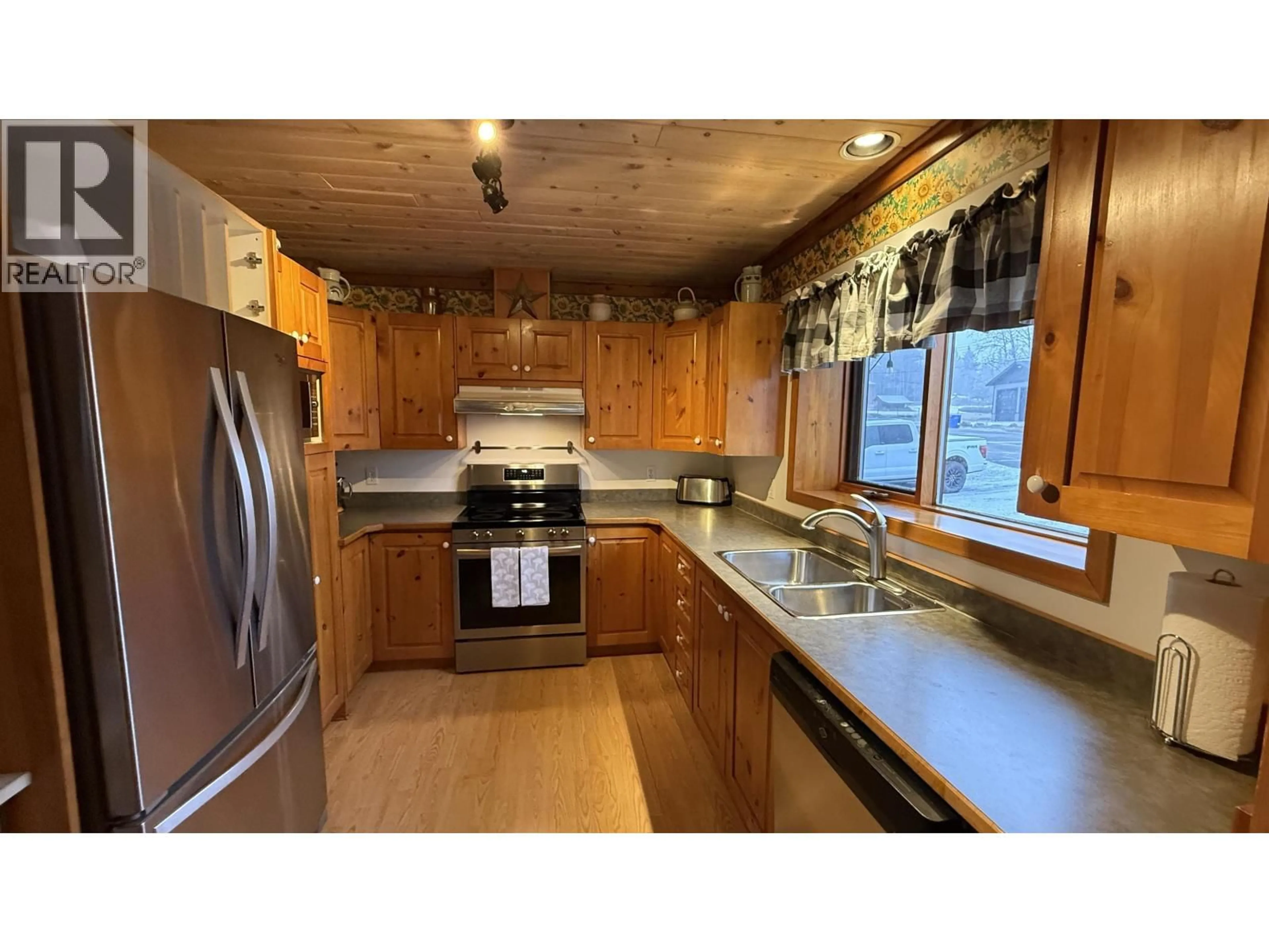 Standard kitchen, unknown for 4730 KITWANGA PLACE, 108 Mile Ranch British Columbia V0K2Z0