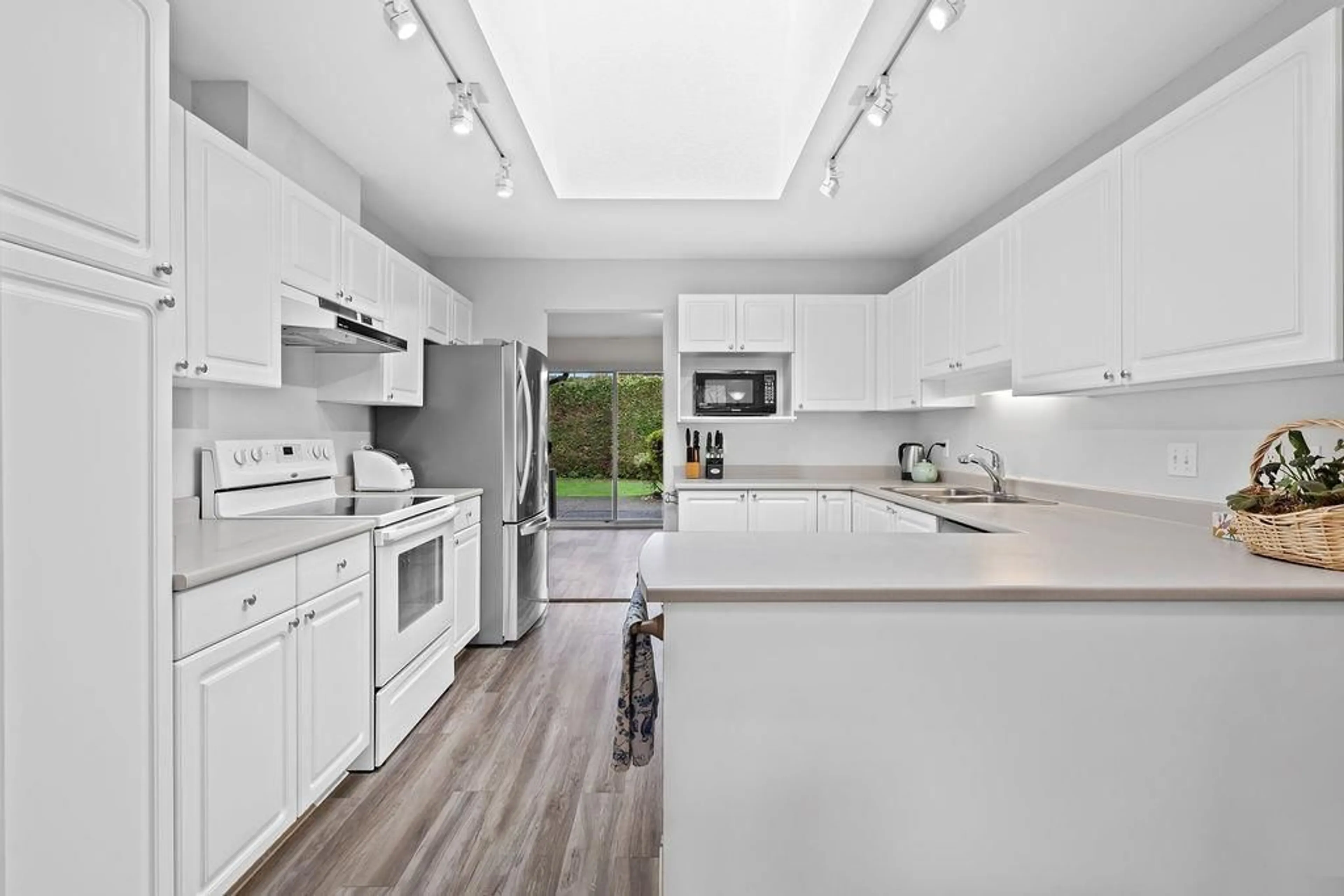 Open concept kitchen, unknown for 169 - 16080 82 AVENUE, Surrey British Columbia V4N0N6