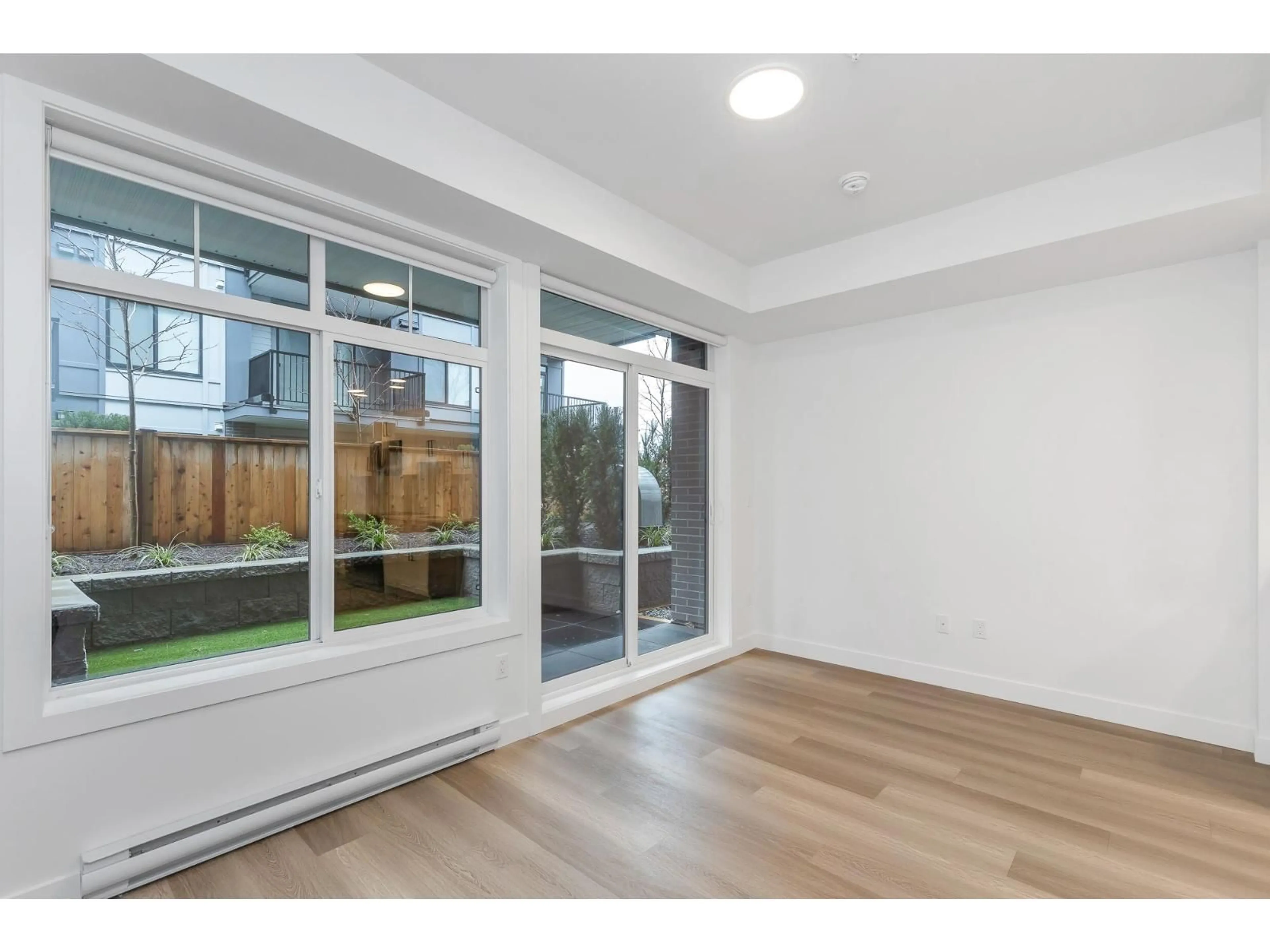 A pic of a room for 204 - 33820 SOUTH FRASER WAY, Abbotsford British Columbia V2S2C5