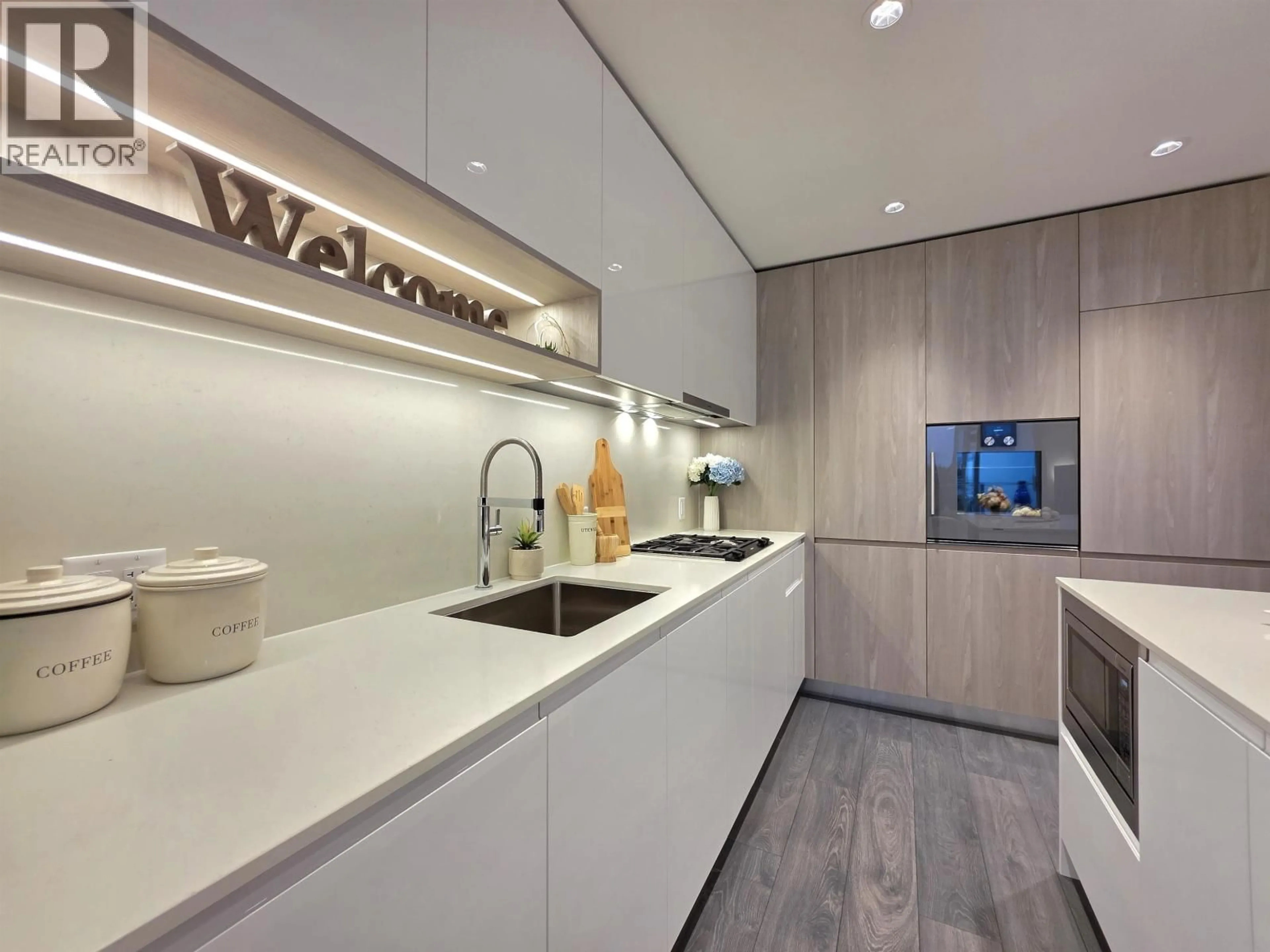 Contemporary kitchen, unknown for 510 - 6200 MINORU BOULEVARD, Richmond British Columbia V6Y0M9