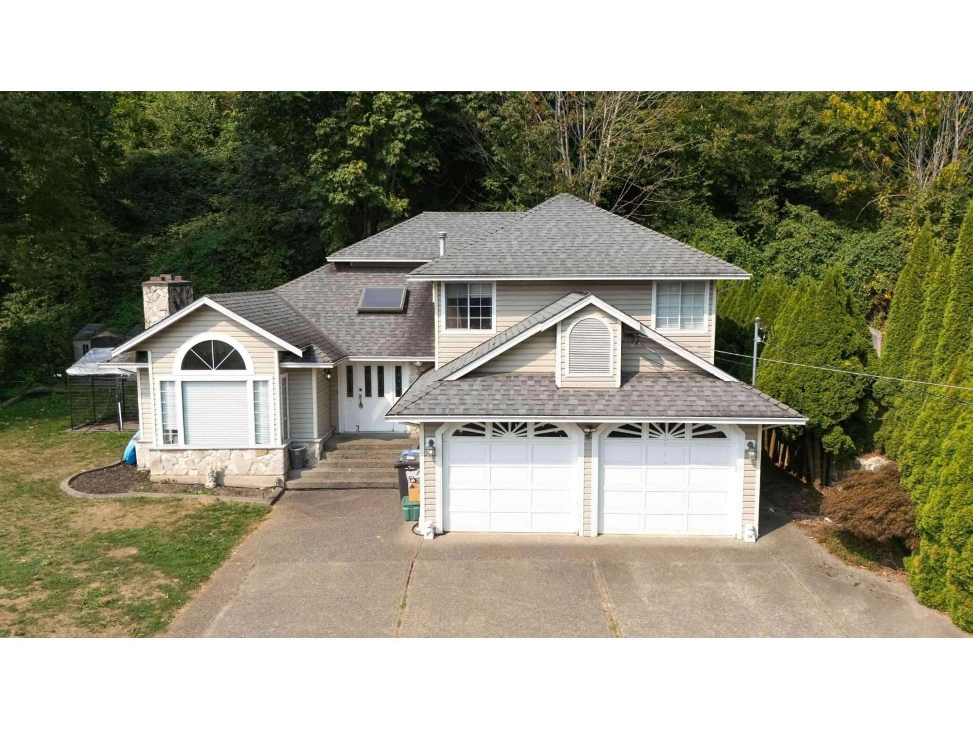 A pic from outside/outdoor area/front of a property/back of a property/a pic from drone, street for 35805 OLD YALE ROAD, Abbotsford British Columbia V3G2C6