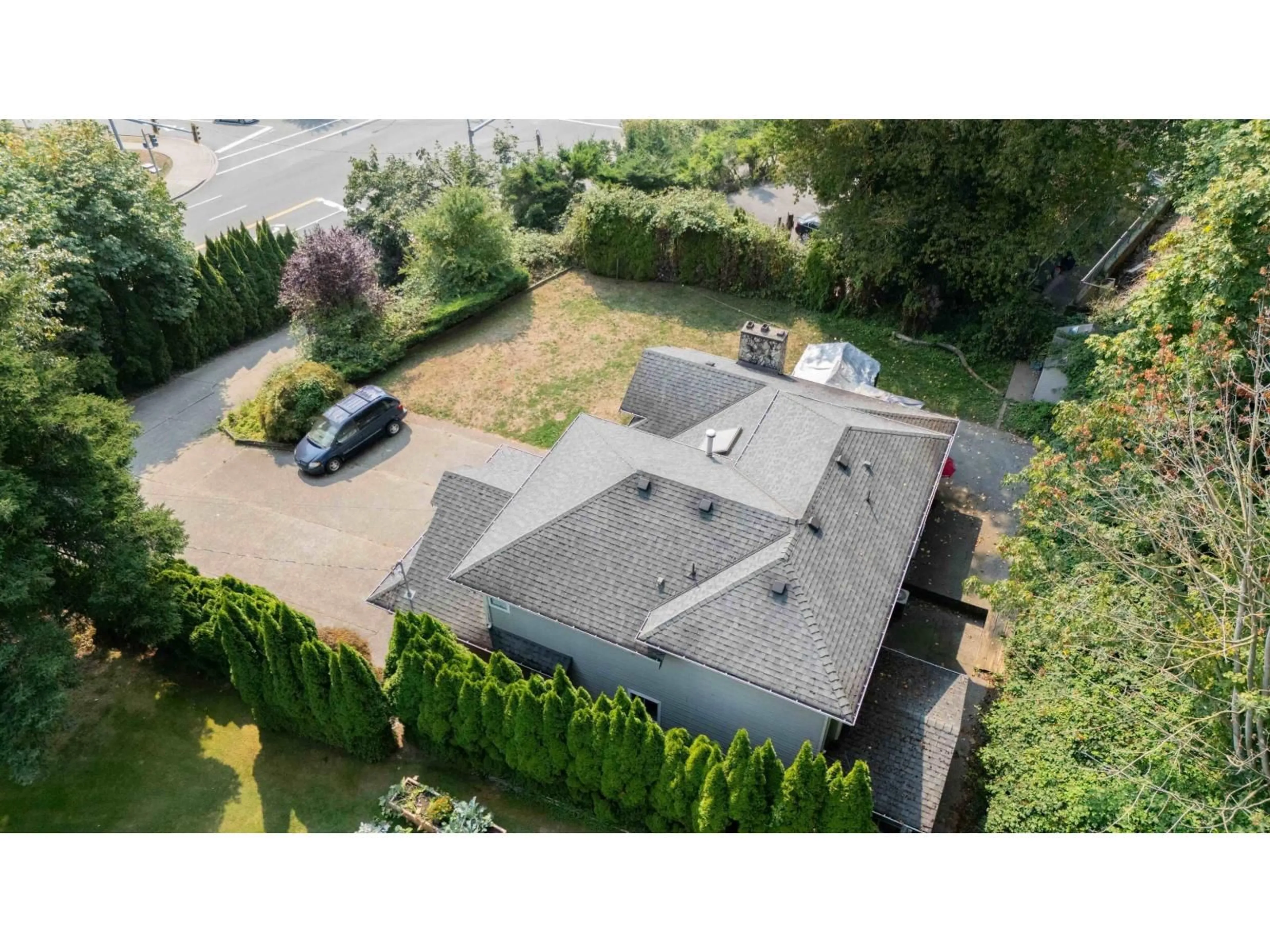 A pic from outside/outdoor area/front of a property/back of a property/a pic from drone, street for 35805 OLD YALE ROAD, Abbotsford British Columbia V3G2C6