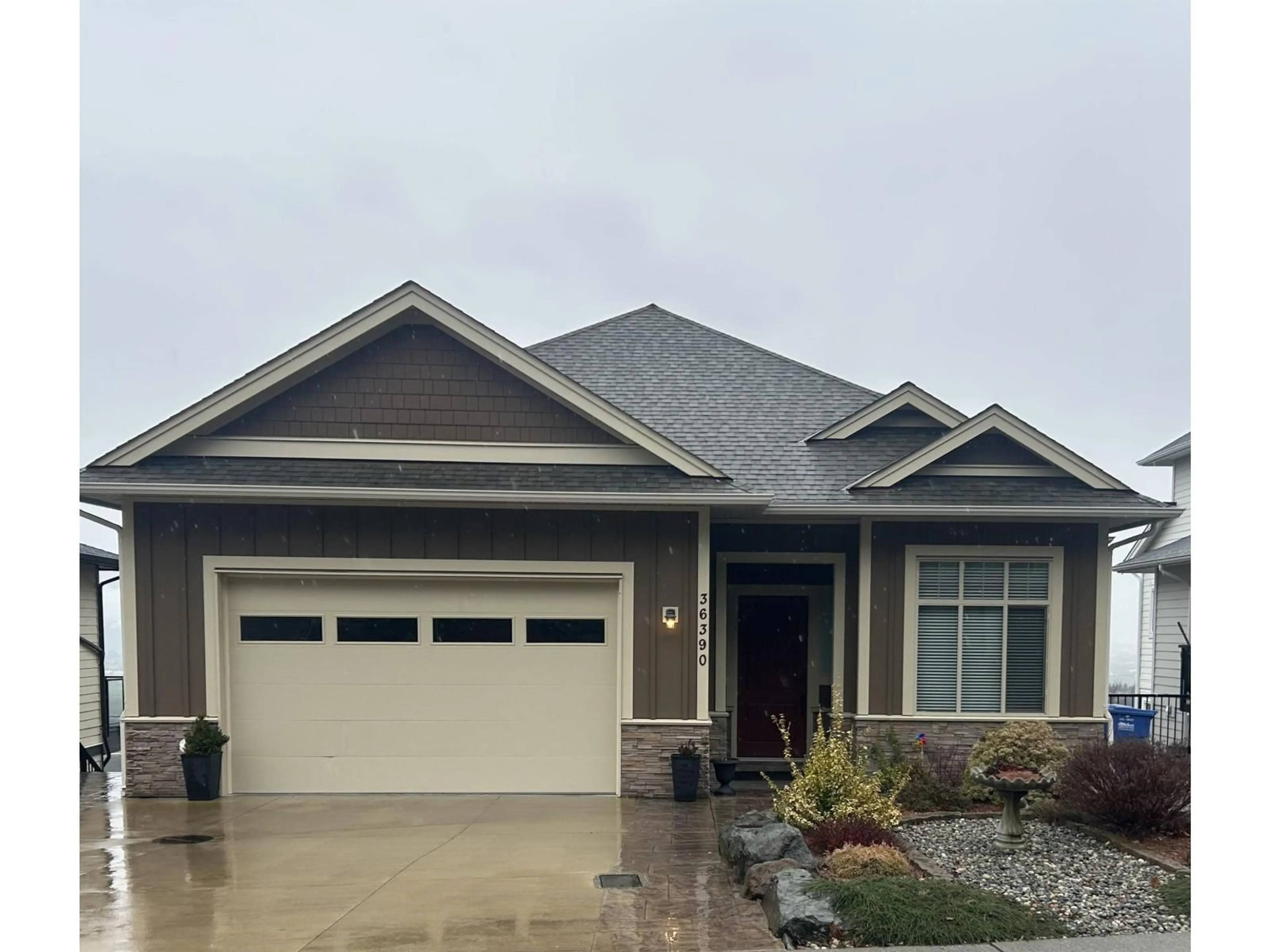 Home with vinyl exterior material, street for 36390 EPWORTH COURT, Abbotsford British Columbia V3G0B2
