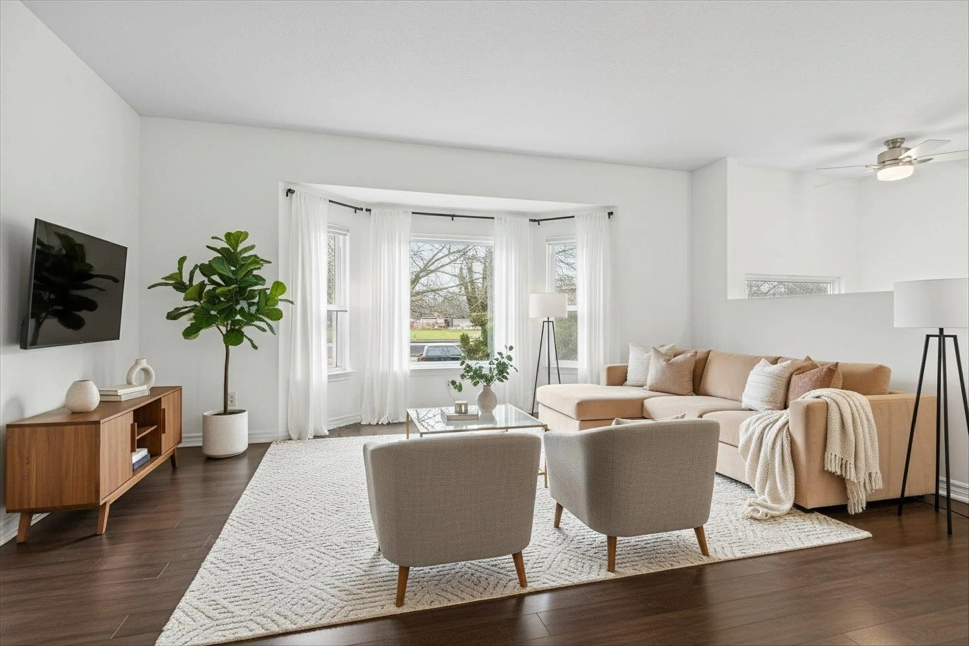 Living room with furniture, unknown for 33943 PINE STREET, Abbotsford British Columbia V2S2P4