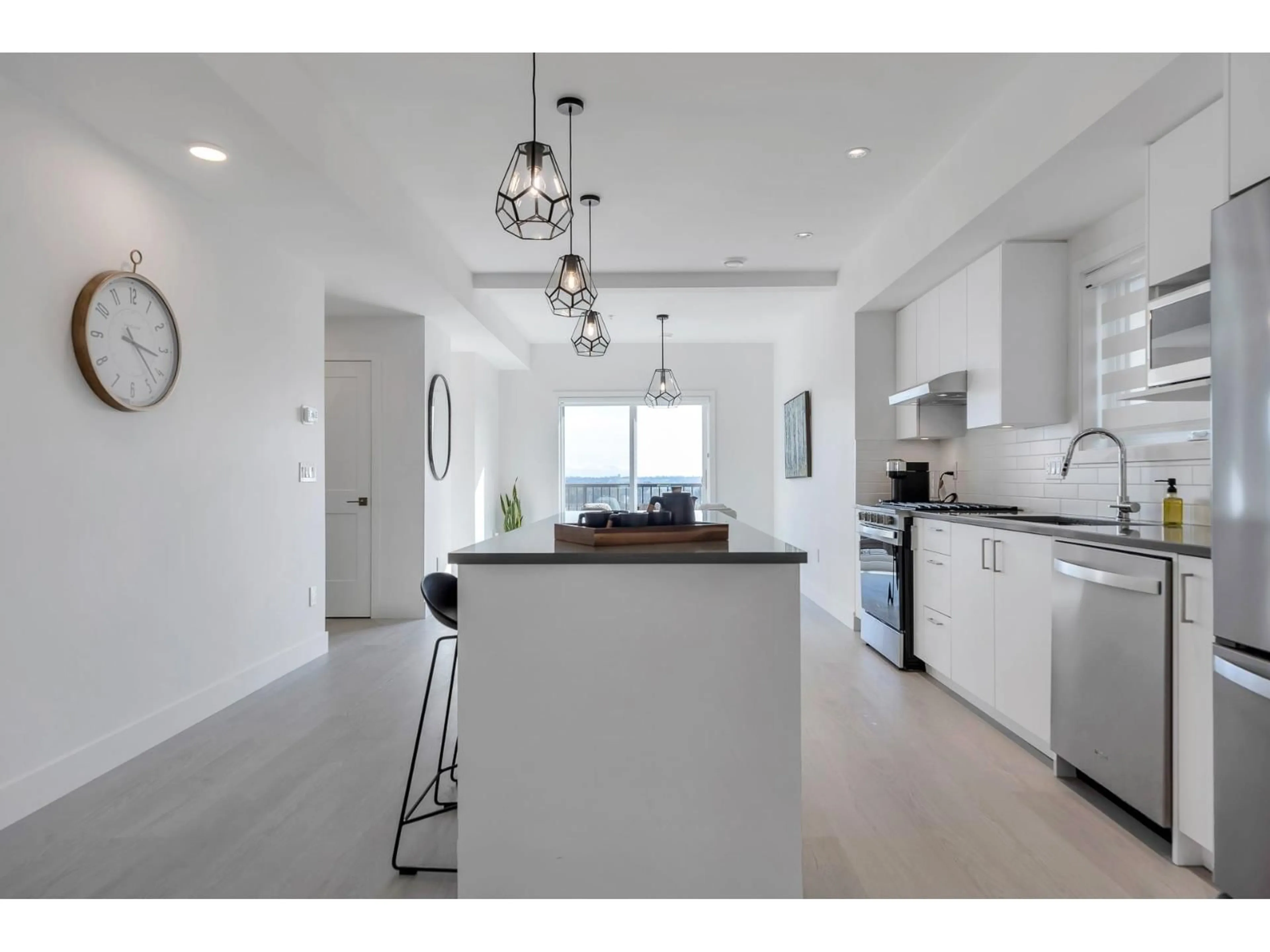 Open concept kitchen, ceramic/tile floor for 84 - 7381 PRESTON BOULEVARD, Mission British Columbia V2V1C5