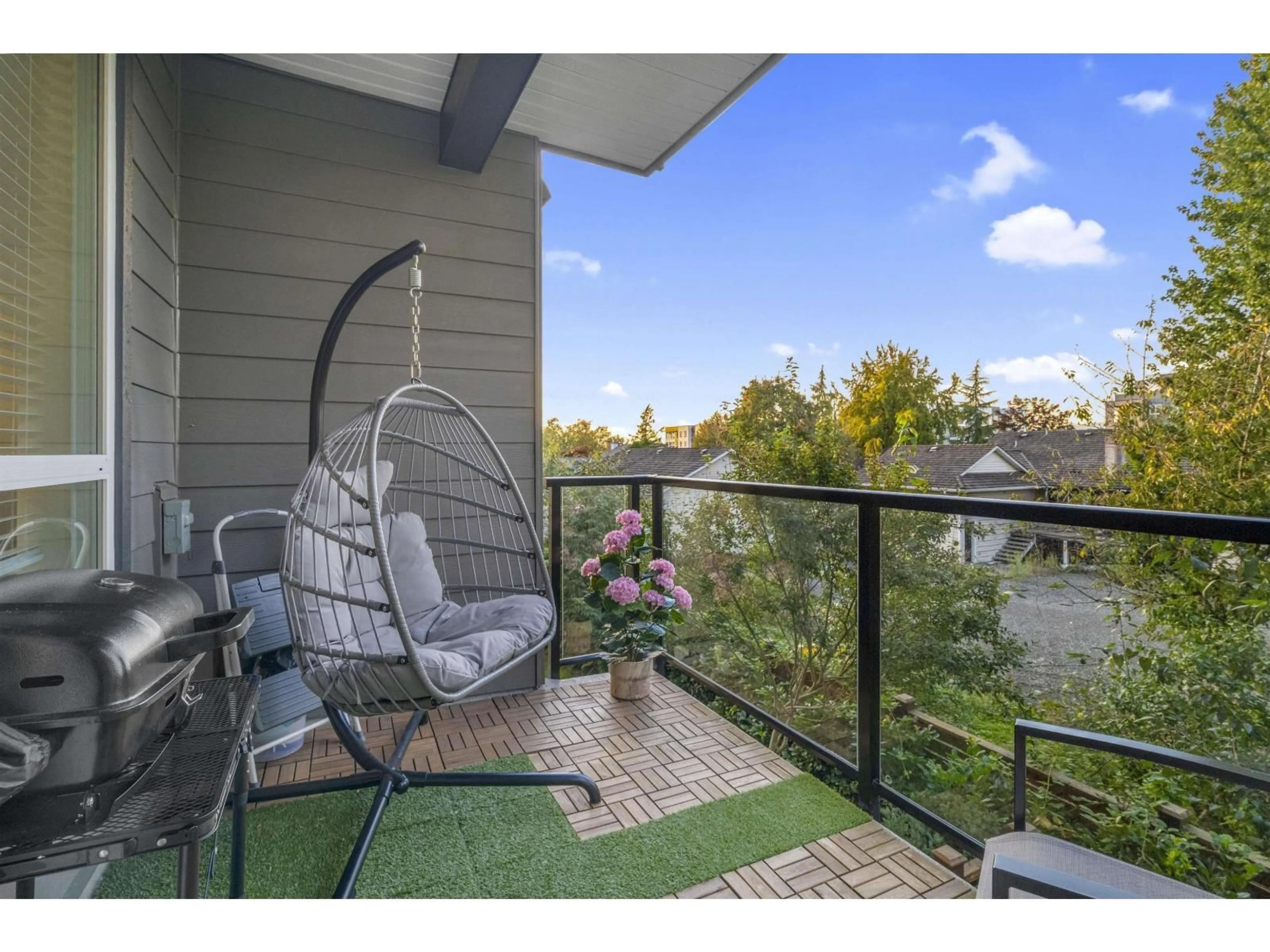 Balcony in the apartment, water/lake/river/ocean view for 209 - 19935 75A AVENUE, Langley British Columbia V2Y4L6