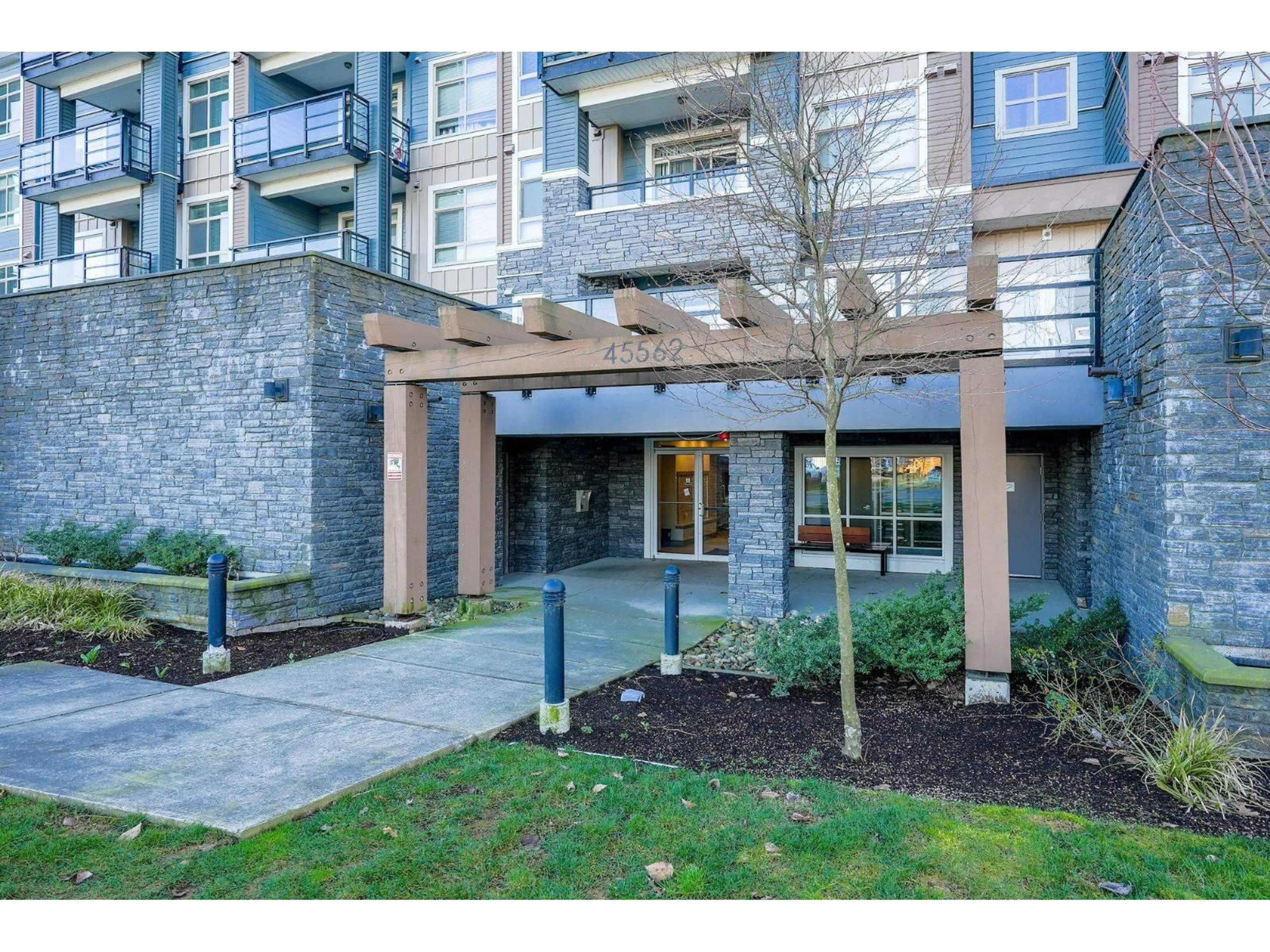 Unknown for 301 - 45562 AIRPORT ROAD, Chilliwack British Columbia V2P0J8