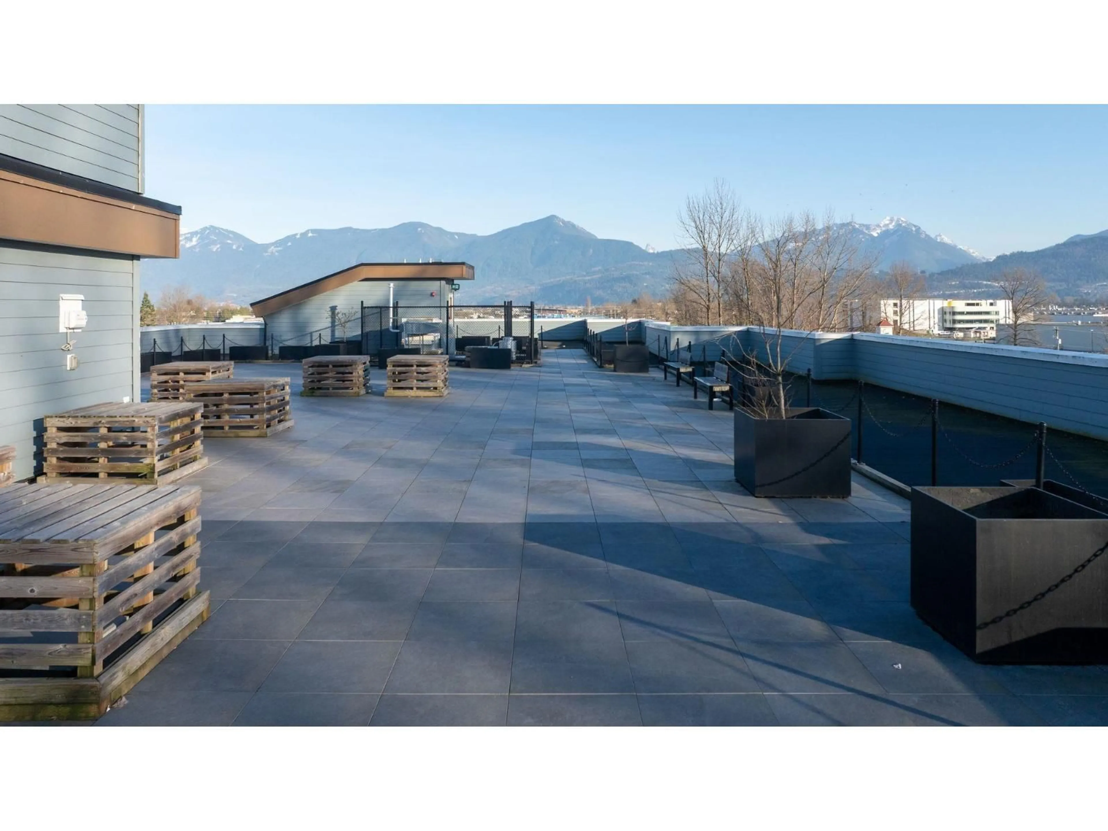 Patio, mountain view for 301 - 45562 AIRPORT ROAD, Chilliwack British Columbia V2P0J8