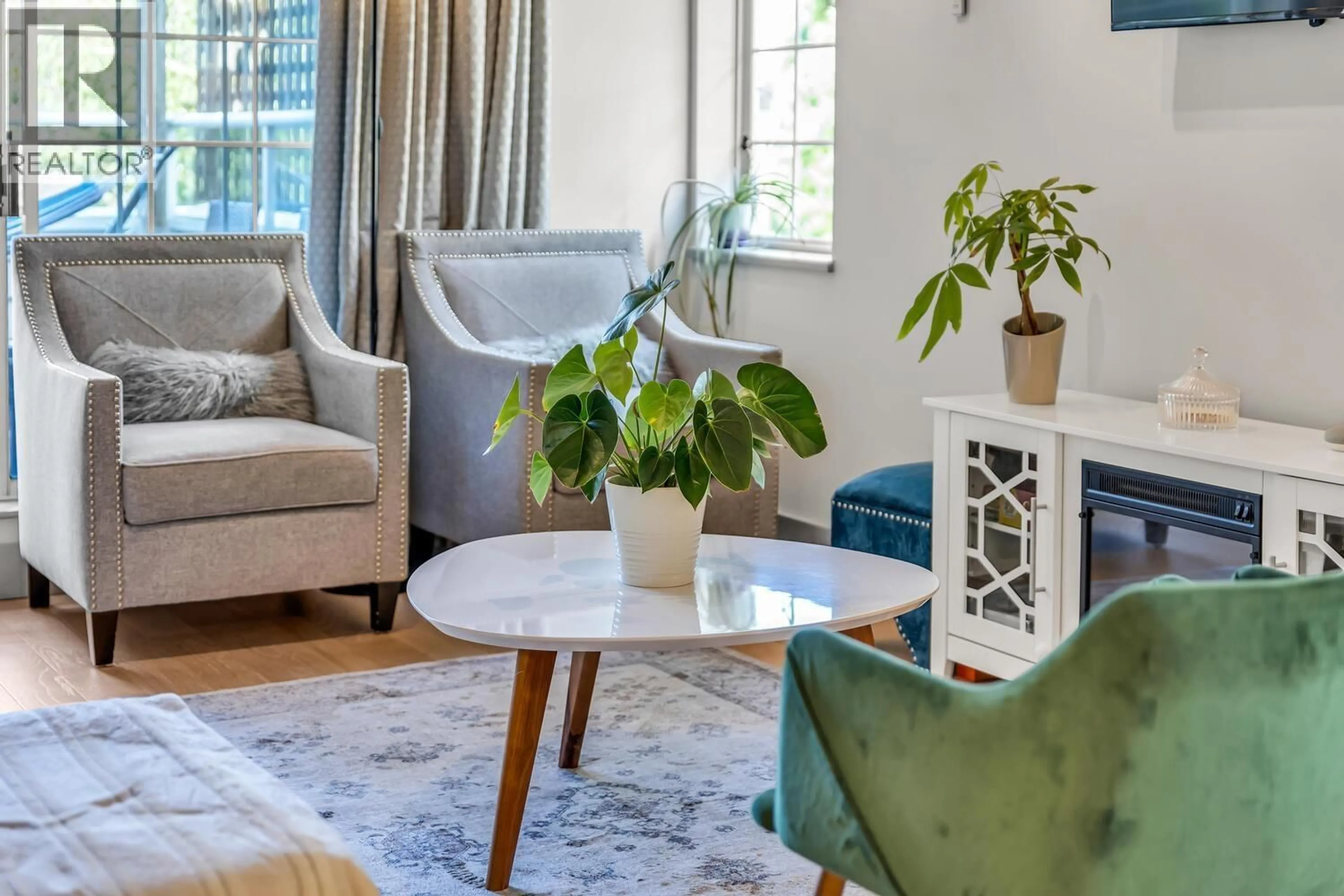 Living room with furniture, unknown for 302 - 3461 CURLE AVENUE, Burnaby British Columbia V5G4P4