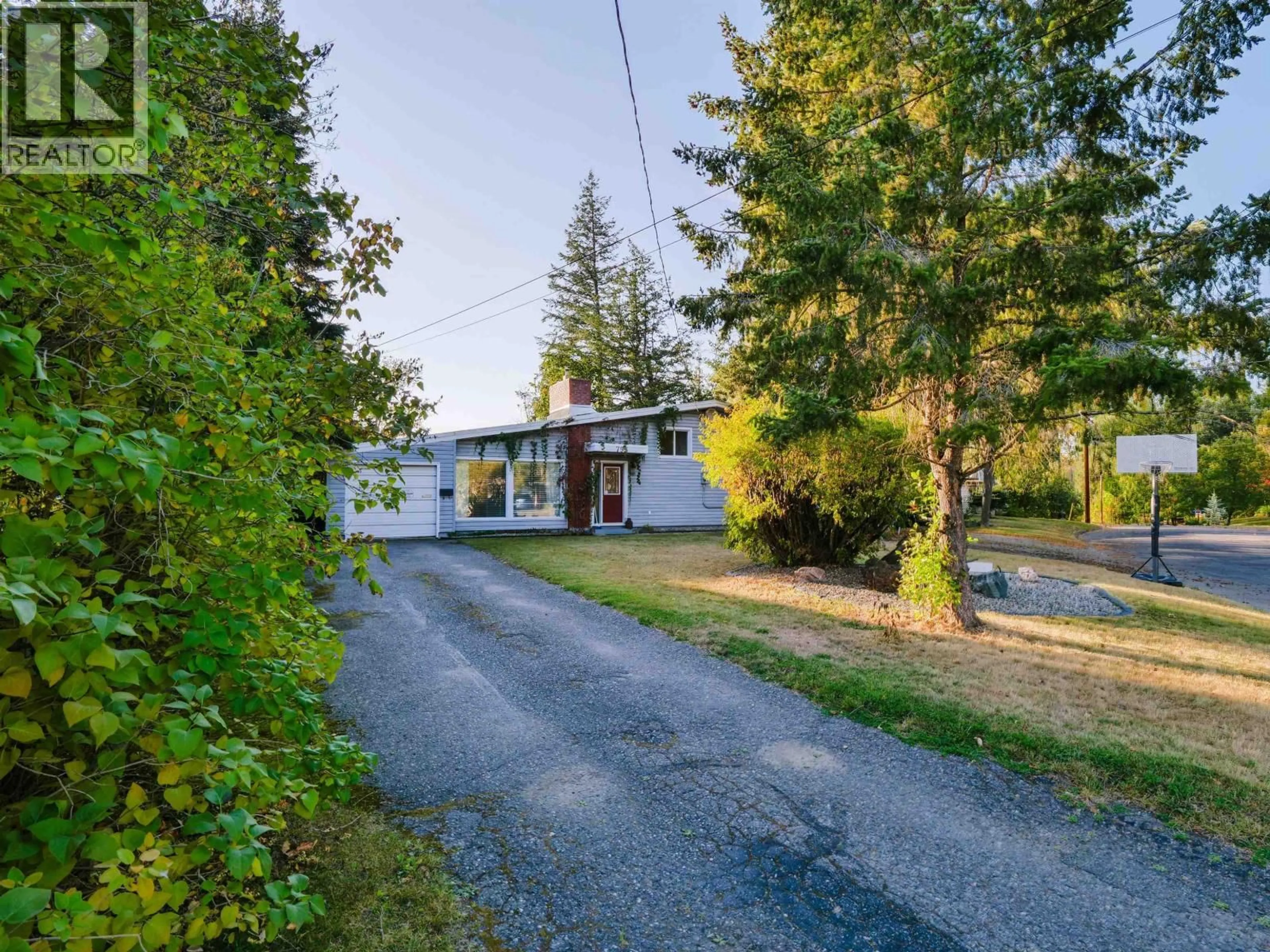 A pic from outside/outdoor area/front of a property/back of a property/a pic from drone, street for 793 WALKEM STREET, Quesnel British Columbia V2J2J8