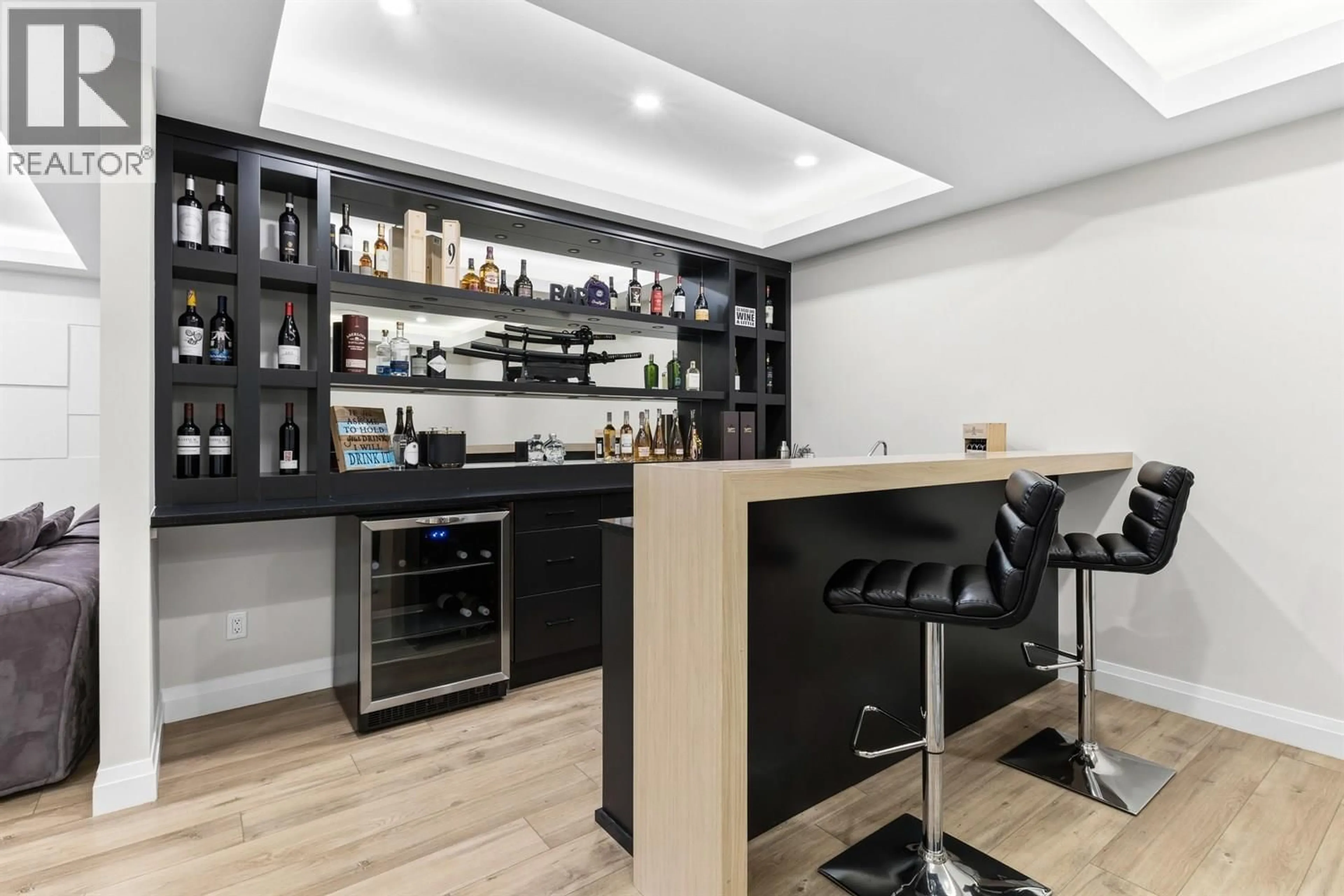 Contemporary kitchen, wood/laminate floor for 4820 7A AVENUE, Delta British Columbia V4M1R2