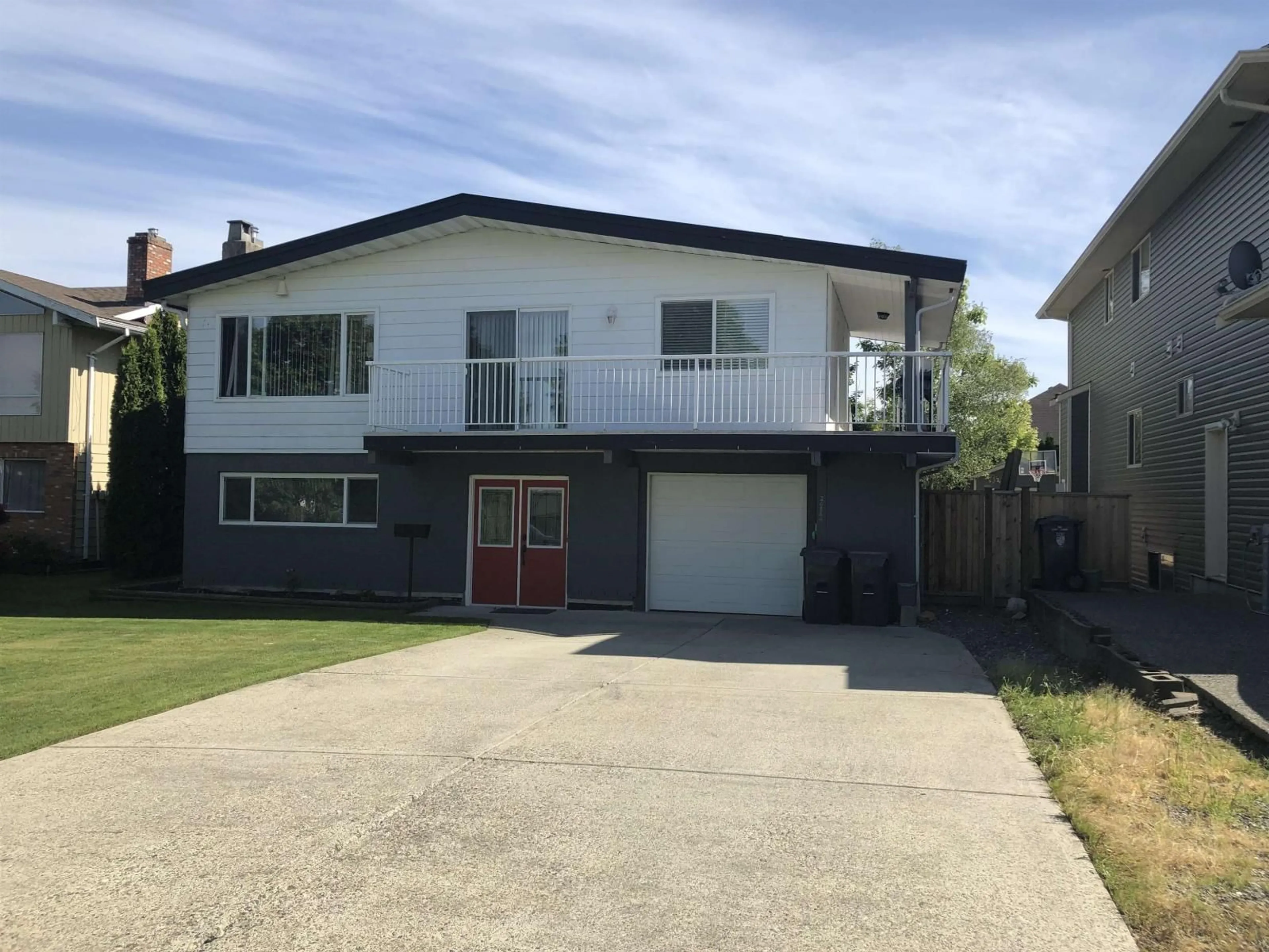 A pic from outside/outdoor area/front of a property/back of a property/a pic from drone, street for 26864 27 AVENUE, Langley British Columbia V4W3E6