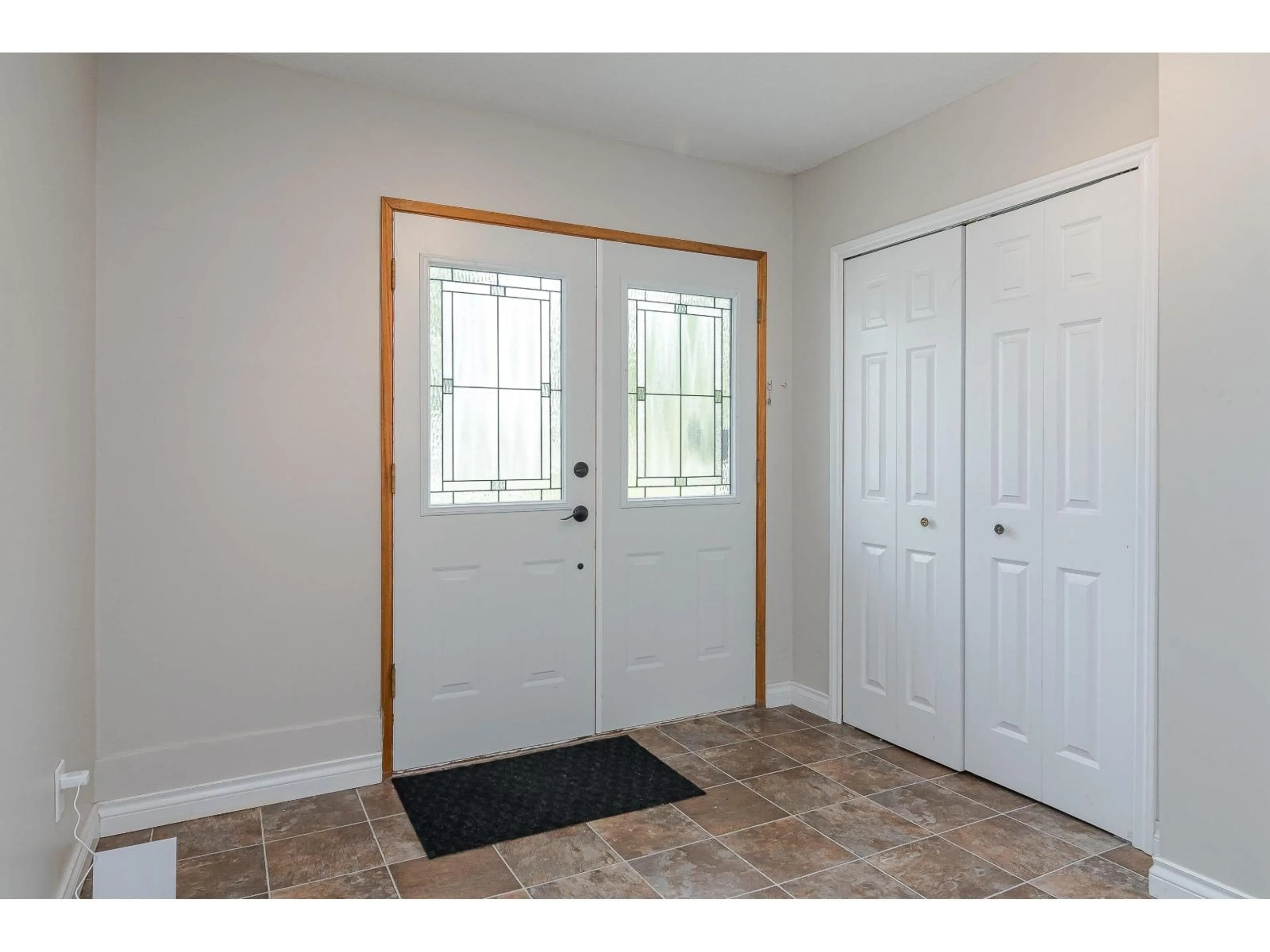 Indoor entryway for 26864 27 AVENUE, Langley British Columbia V4W3E6