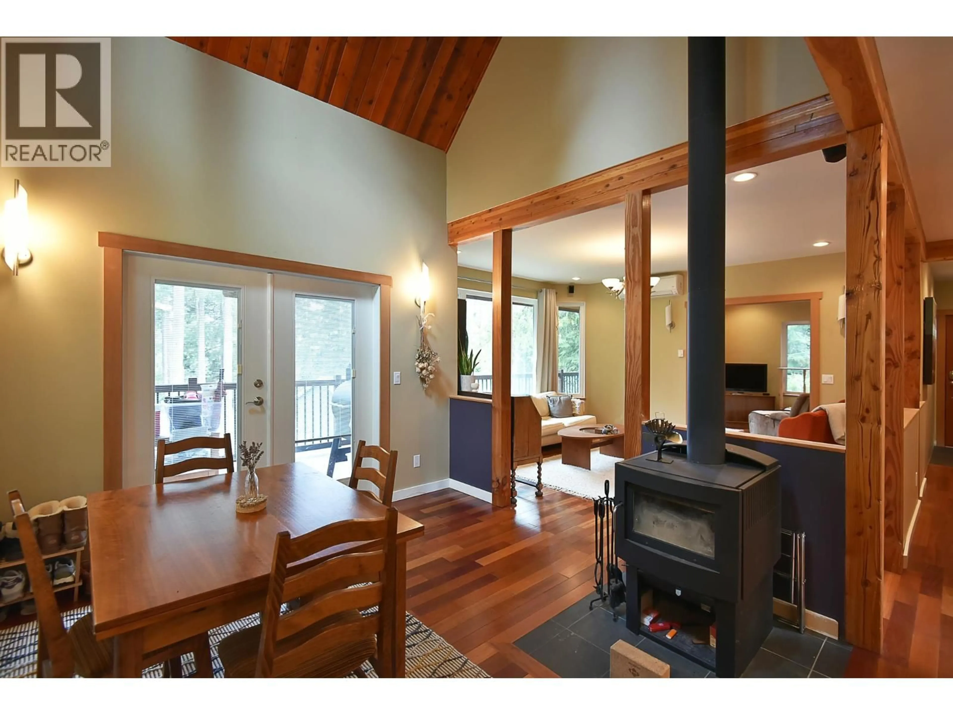 Open concept kitchen, wood/laminate floor for 5062 PARKVIEW ROAD, Pender Harbour British Columbia V0N2H1
