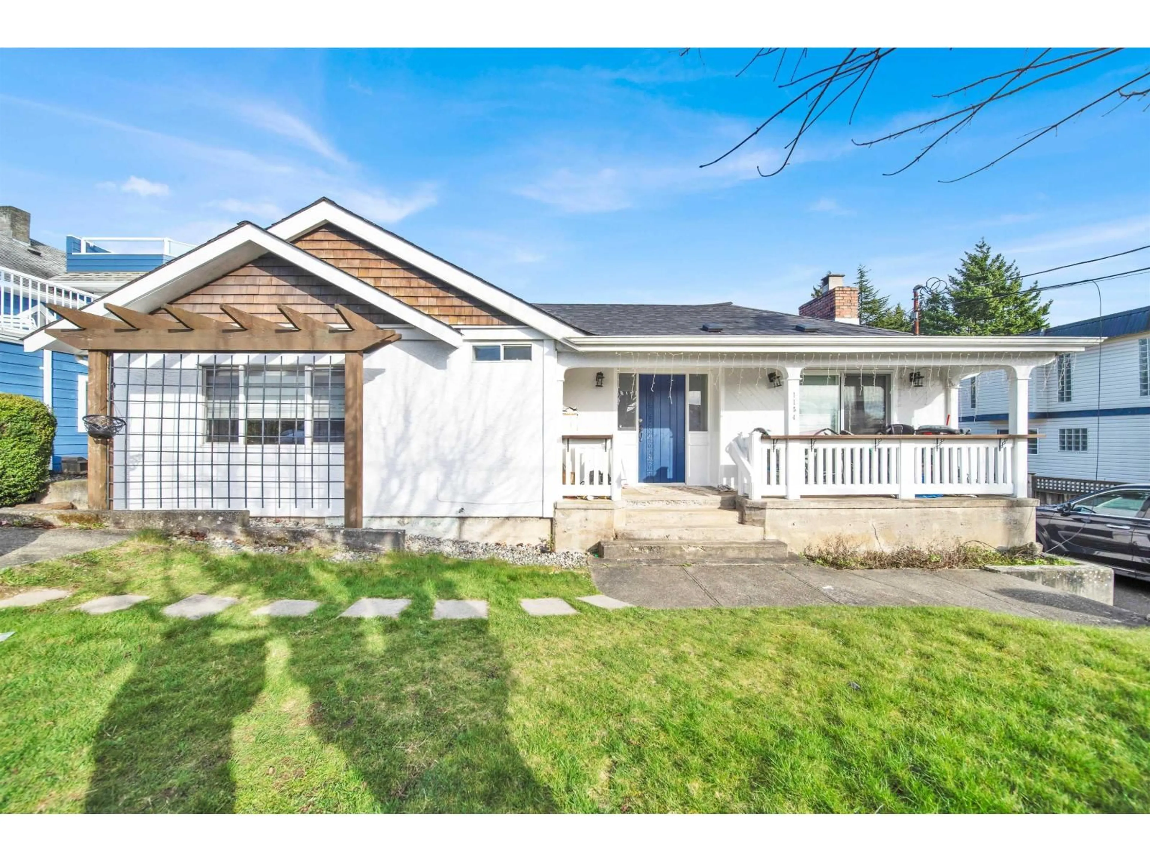 Home with vinyl exterior material, street for 1154 FINLAY STREET, Surrey British Columbia V4B4K8